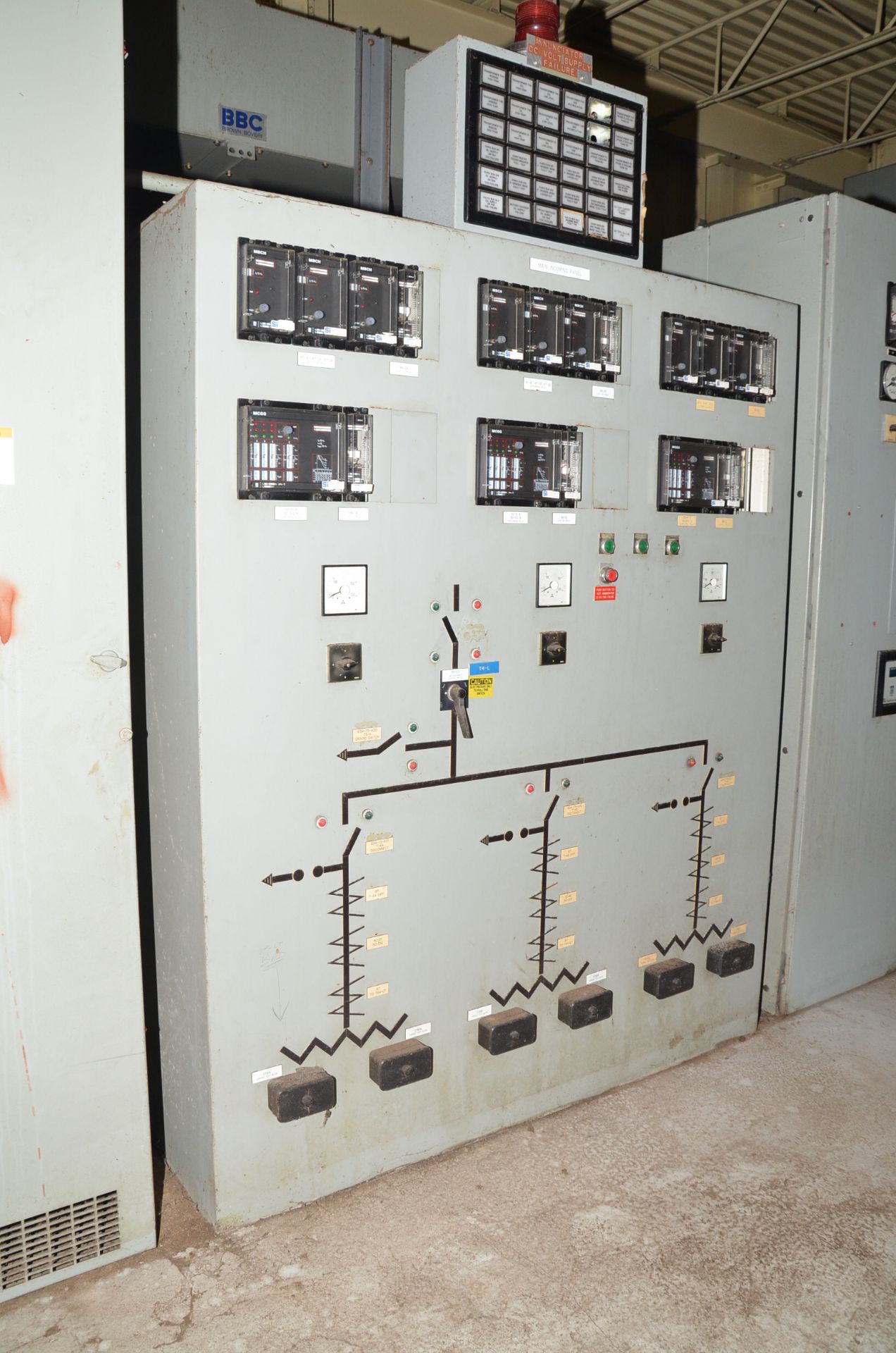 LOT/ WESTINGHOUSE-SCHNEIDER HIGH VOLTAGE 40-BANK SWITCHGEAR UNIT, S/N N/A [RIGGING FEES FOR LOT #749 - Image 16 of 18