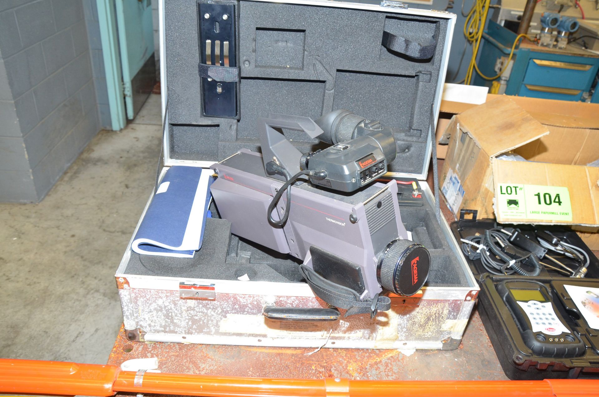 LOT/ ELECTRICAL INSPECTION EQUIPMENT AND THERMAL CAMERA [RIGGING FEES FOR LOT #104 - $85 USD PLUS - Image 3 of 8