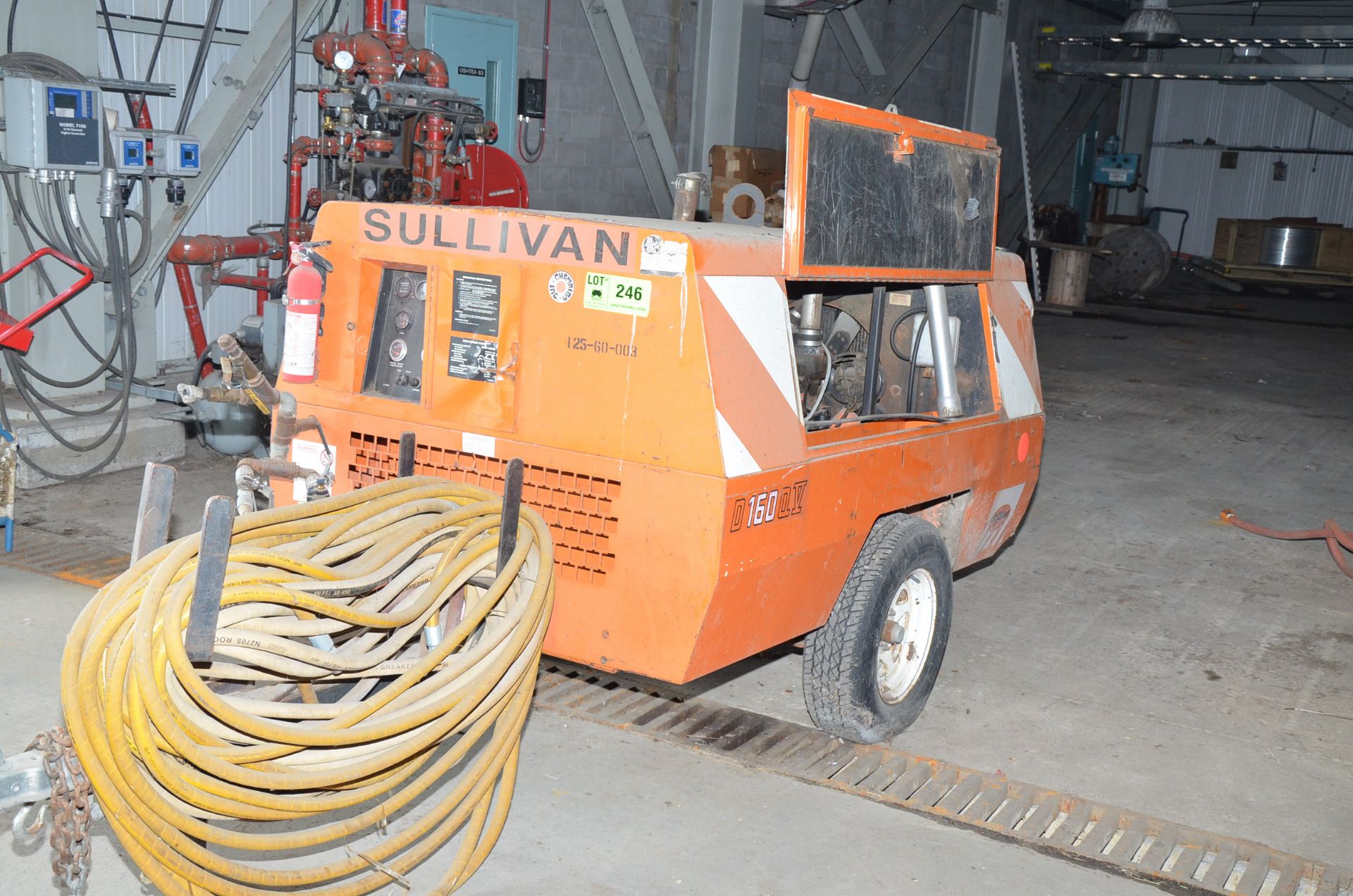 SULLIVAN D160QV TOW BEHIND AIR COMPRESSOR, S/N: 10792 [RIGGING FEES FOR LOT #246 - $60 USD PLUS