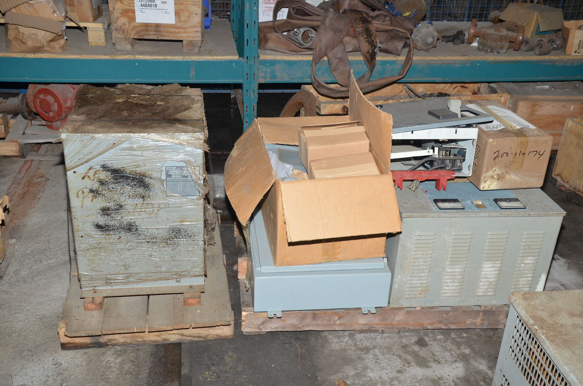 LOT/ CONTENTS OF CAGE CONSISTING OF PALLETS, PARTS, COMPONENTS, AND SPARES [RIGGING FEES FOR LOT # - Image 7 of 9