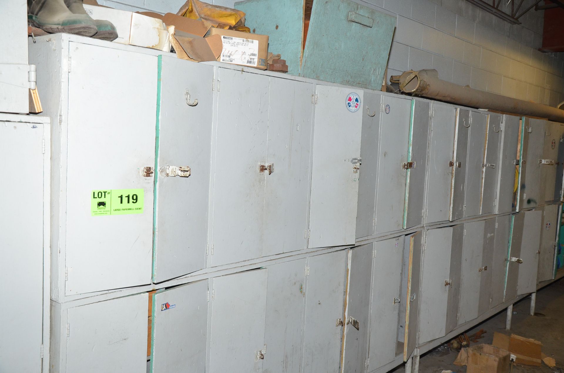 LOT/ CABINET WITH PARTS [RIGGING FEES FOR LOT #119 - $400 USD PLUS APPLICABLE TAXES]