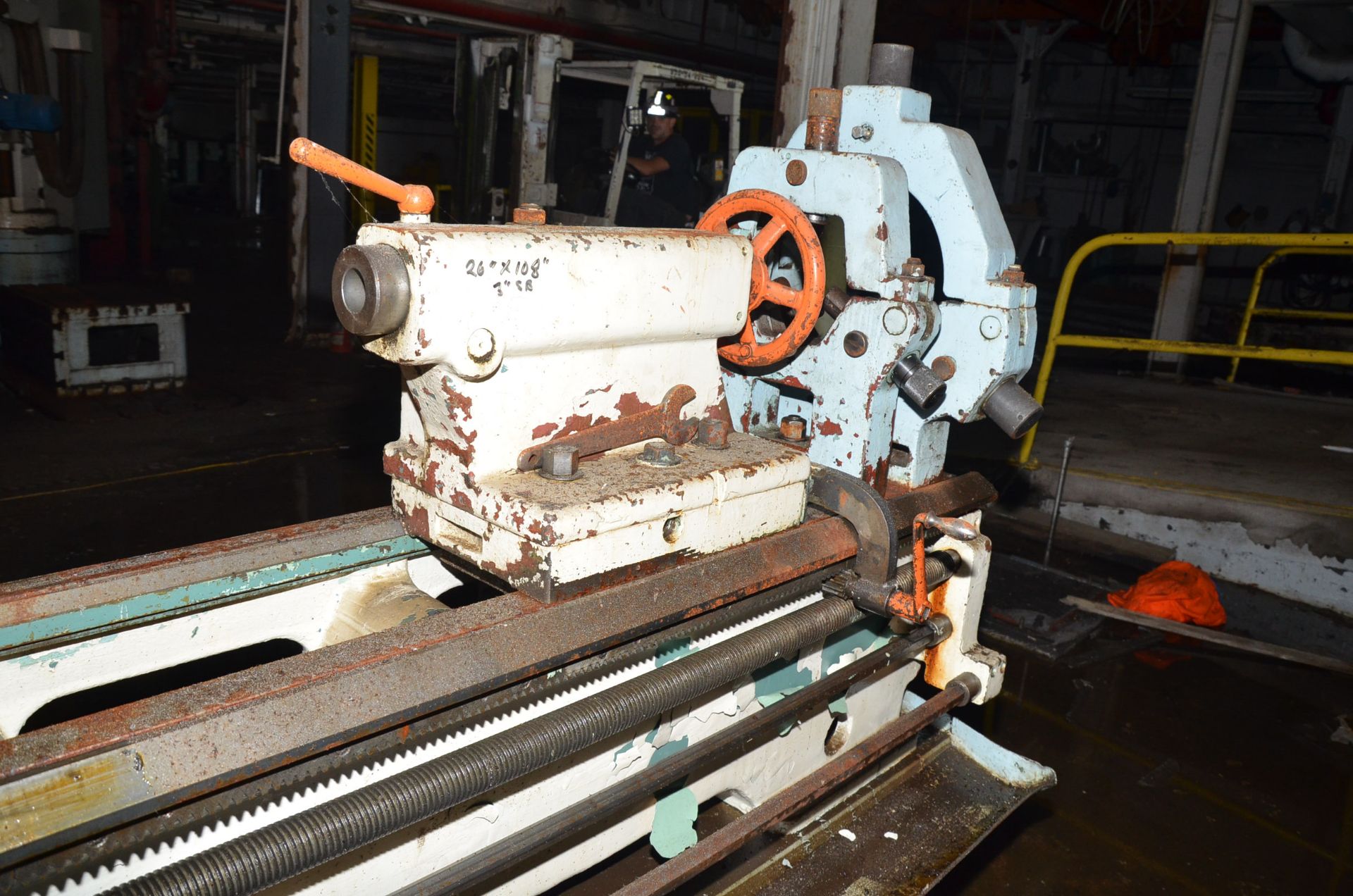 TOS SN63B GAP BED ENGINE LATHE WITH 25" SWING OVER BED, 28" SWING IN THE GAP, 120" DISTANCE - Image 10 of 12