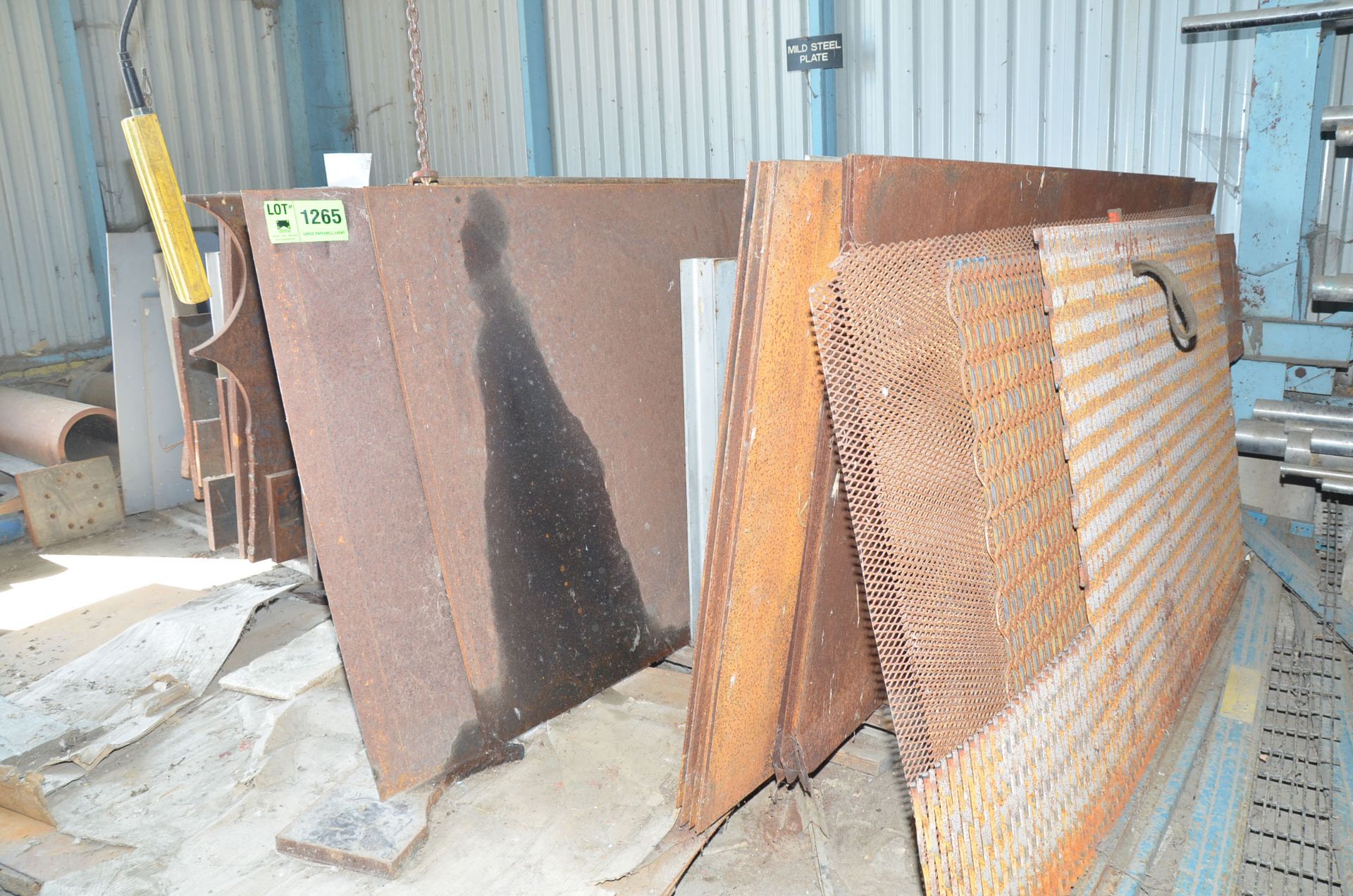 LOT/ FERROUS AND NON FERROUS RAW MATERIALS - SHEET, PLATE AND OFF CUTS [RIGGING FEES FOR LOT #1265 -