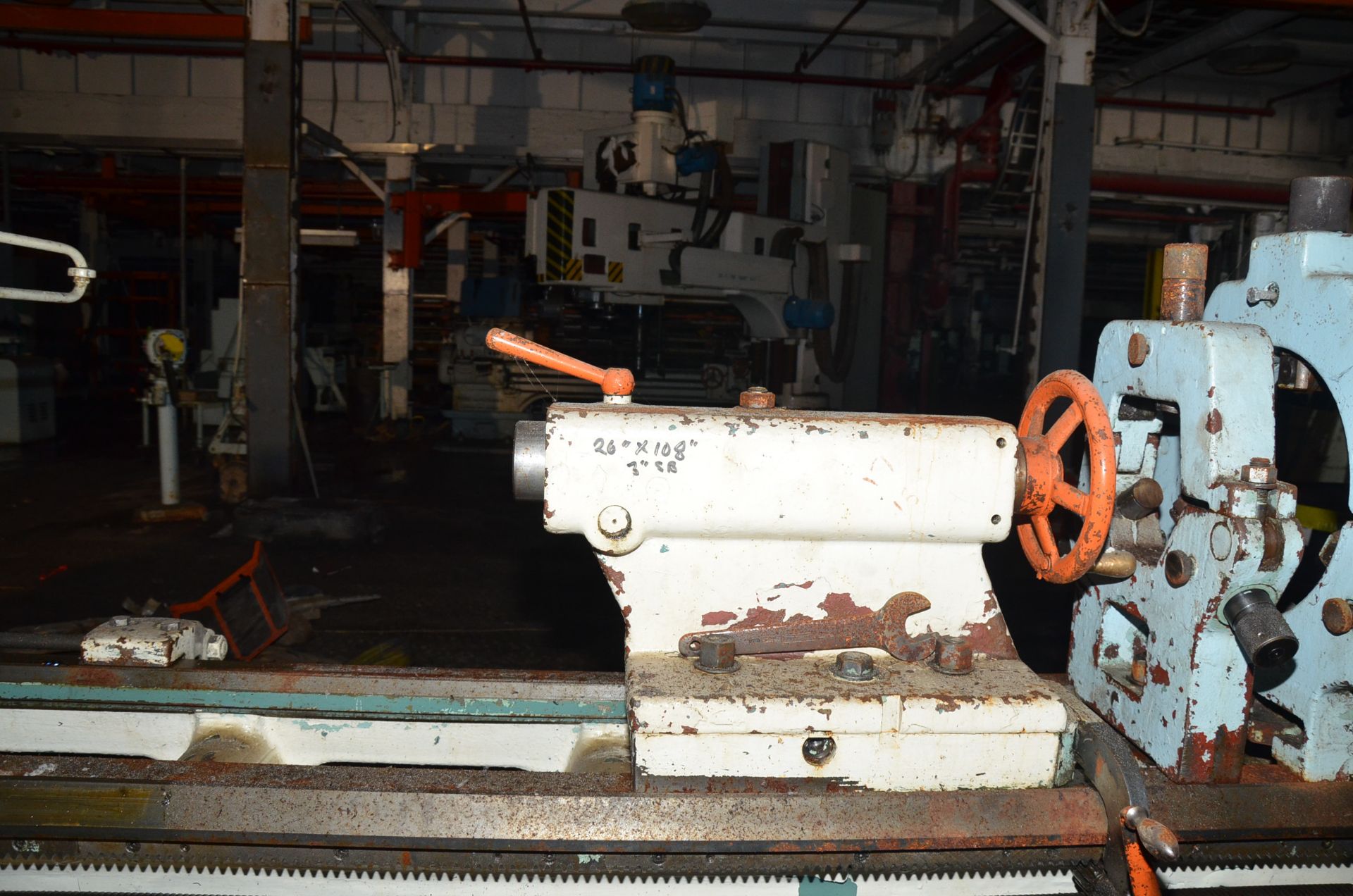 TOS SN63B GAP BED ENGINE LATHE WITH 25" SWING OVER BED, 28" SWING IN THE GAP, 120" DISTANCE - Image 2 of 12