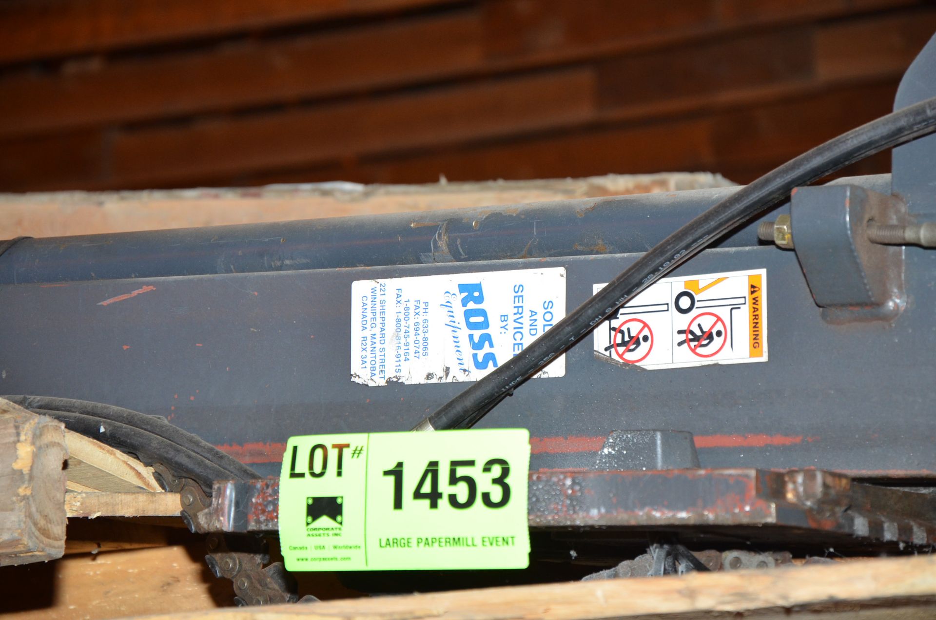 LINDE FORKLIFT MAST, S/N N/A [RIGGING FEES FOR LOT #1453 - $60 USD PLUS APPLICABLE TAXES] - Image 2 of 2