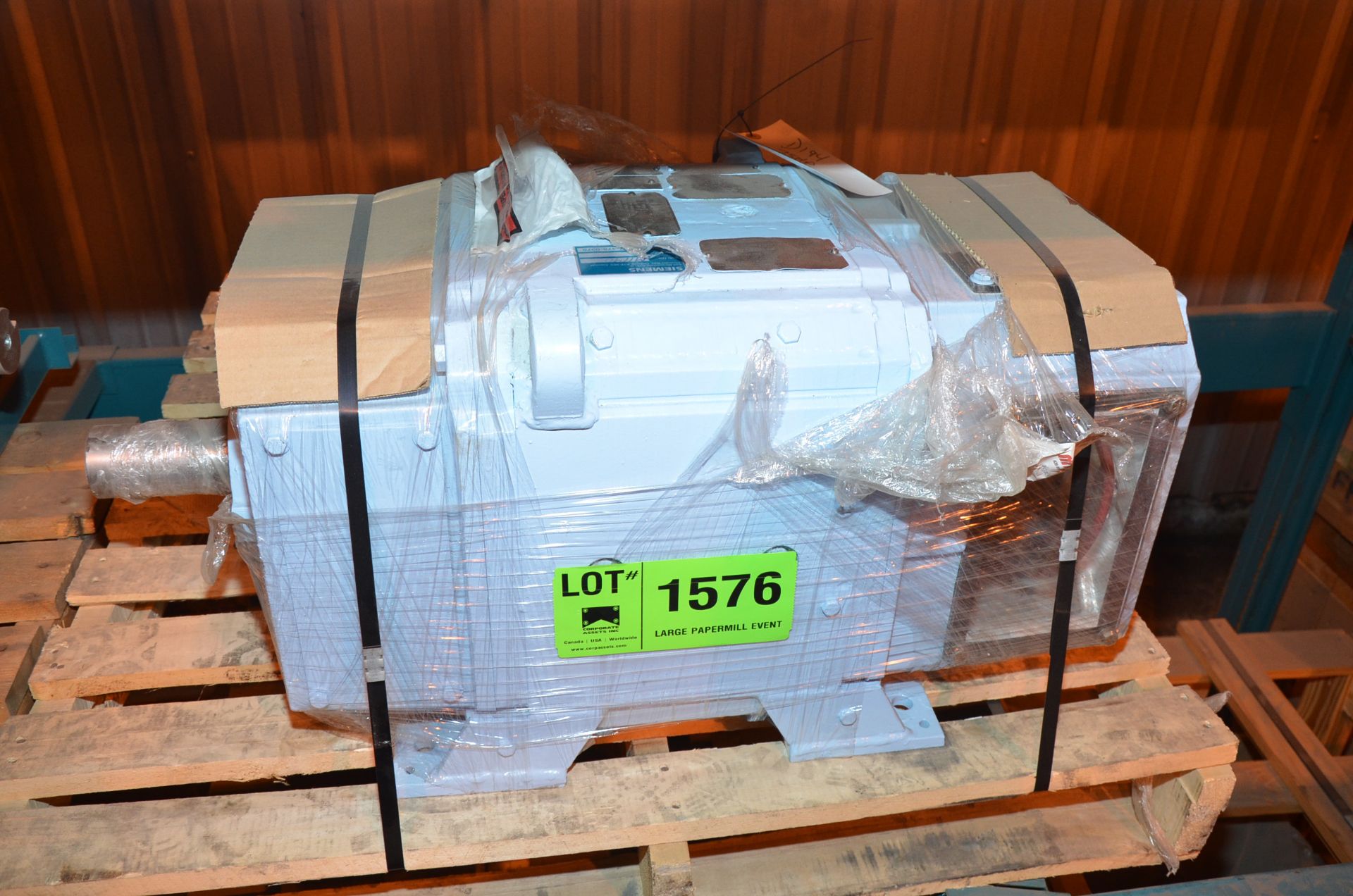 SIEMENS 75HP/1750RPM/500V ELECTRIC MOTOR, S/N N/A [RIGGING FEES FOR LOT #1576 - $60 USD PLUS