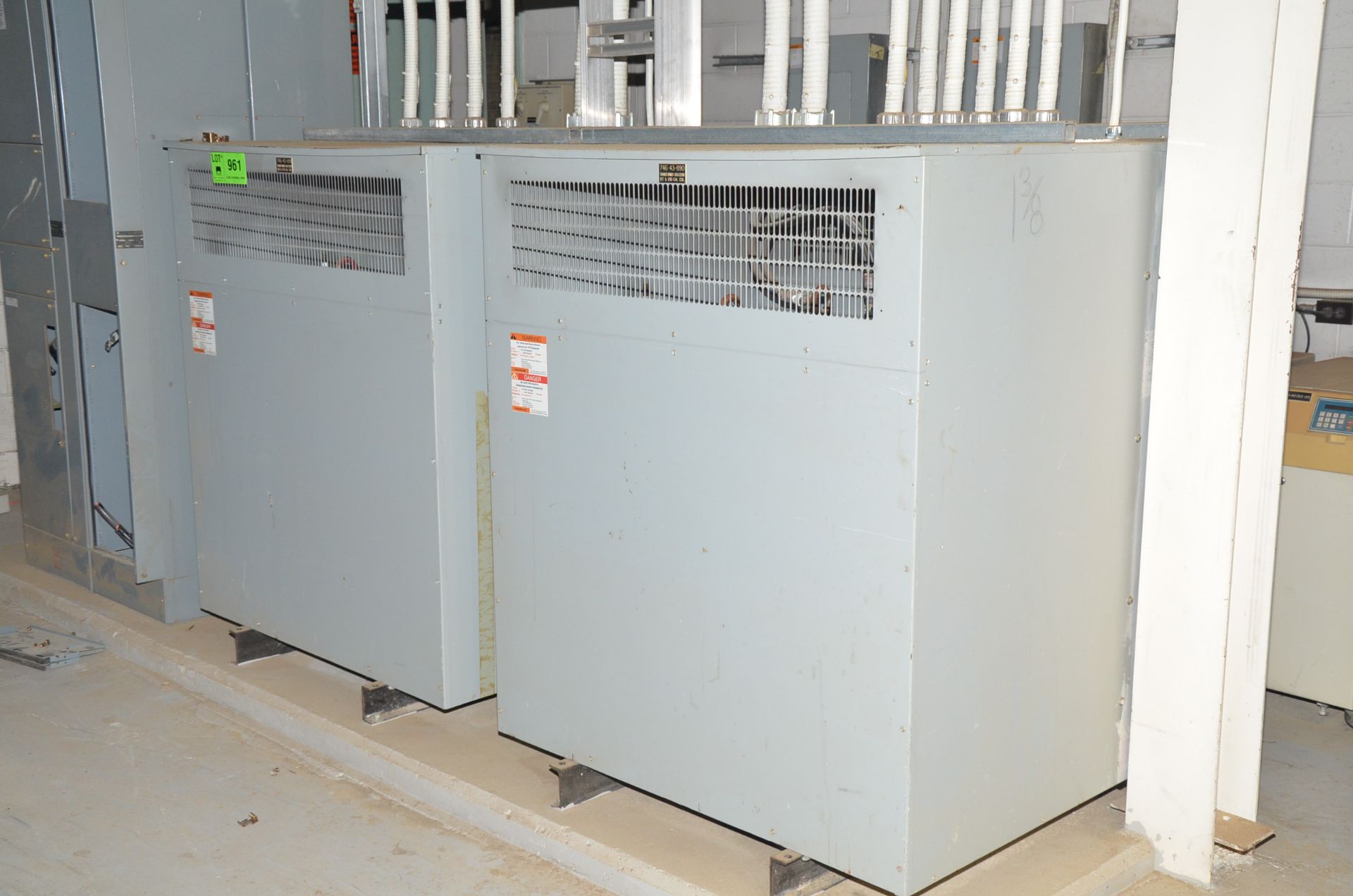 LOT/ (2) HAMMOND 500KVA/600-208/120V/3PH/60HZ DRY TYPE TRANSFORMERS, S/N N/A [RIGGING FEES FOR - Image 3 of 3