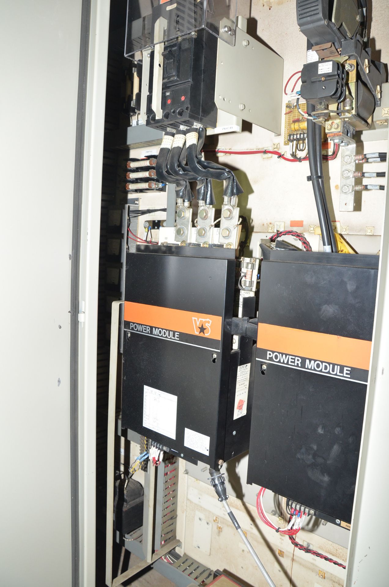 LOT/ PM5 DRIVE ROOM CABINETS CONSISTING OF 6-BANK CONTROL CABINETS WITH REMAINING COMPONENTS [ - Image 5 of 6