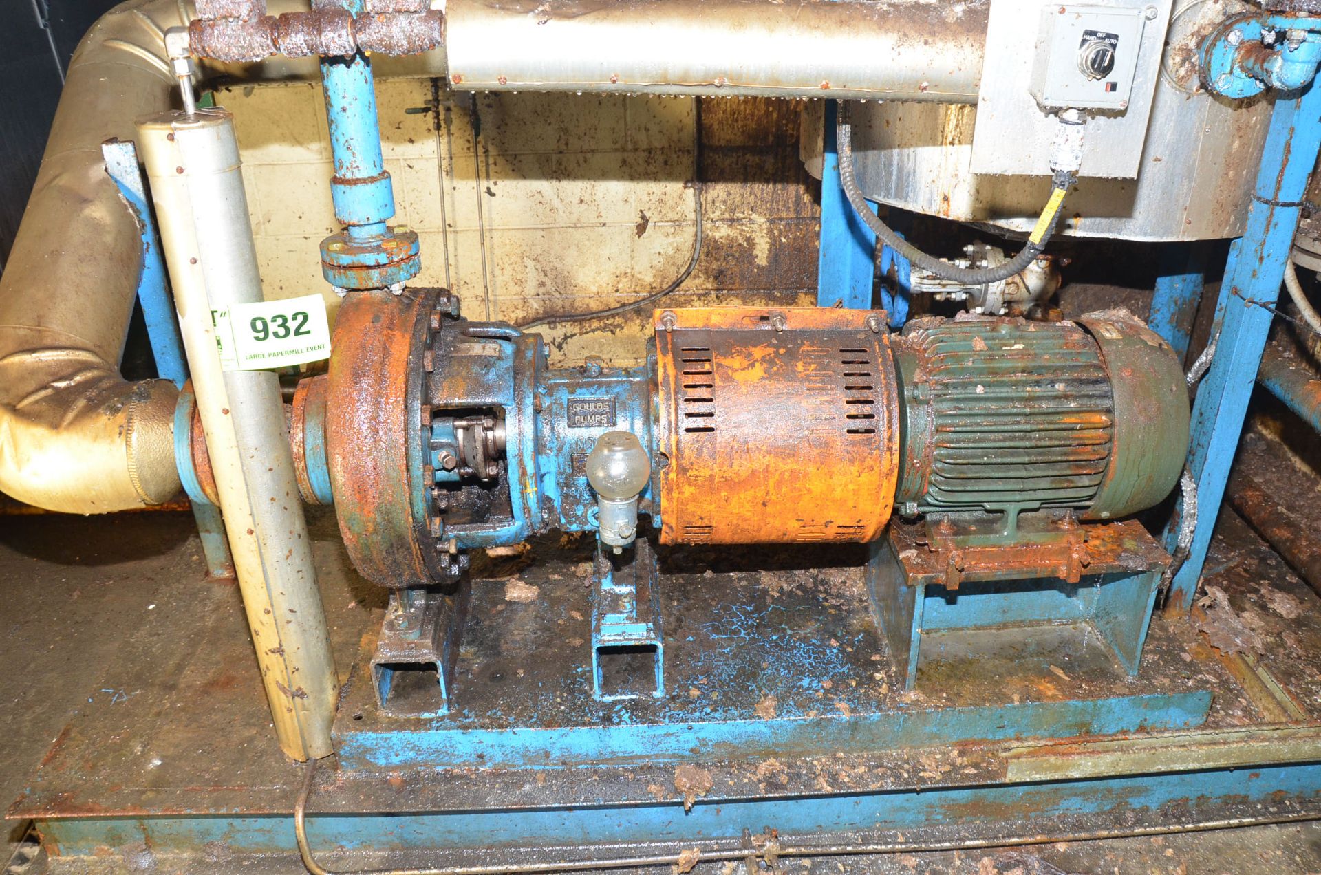 LOT/ (2) GOULDS 3196 CENTRIFUGAL PUMPS WITH ELECTRIC DRIVE MOTORS [RIGGING FEES FOR LOT #932 - $