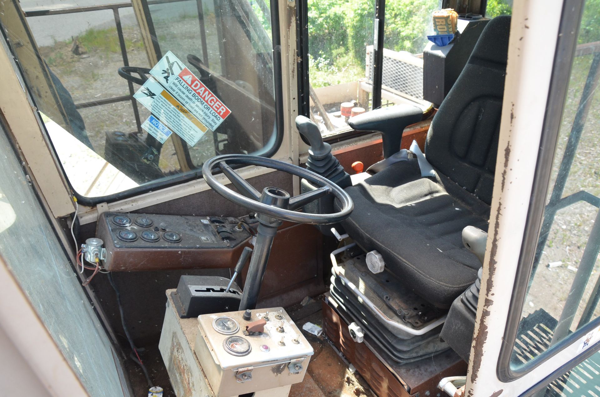 BARKO 475B HRT ROUGH TERRAIN HYDROSTATIC WHEELED GRAPPLE LOADER WITH 40' BOOM, CUMMINS DIESEL - Image 12 of 13