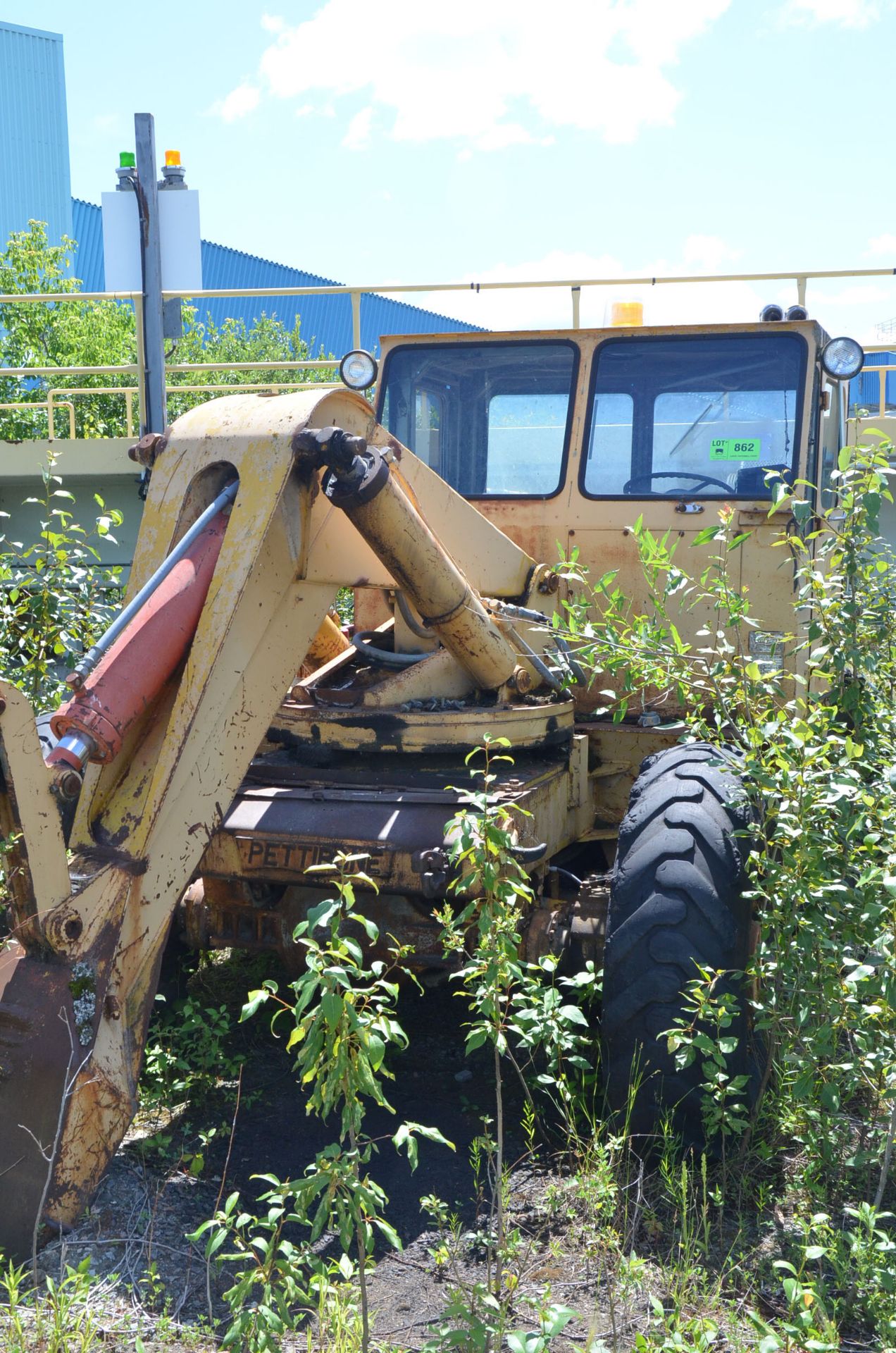 PETTIBONE FRONT END LOADER, S/N N/A [RIGGING FEES FOR LOT #862 - $TBD USD PLUS APPLICABLE TAXES]