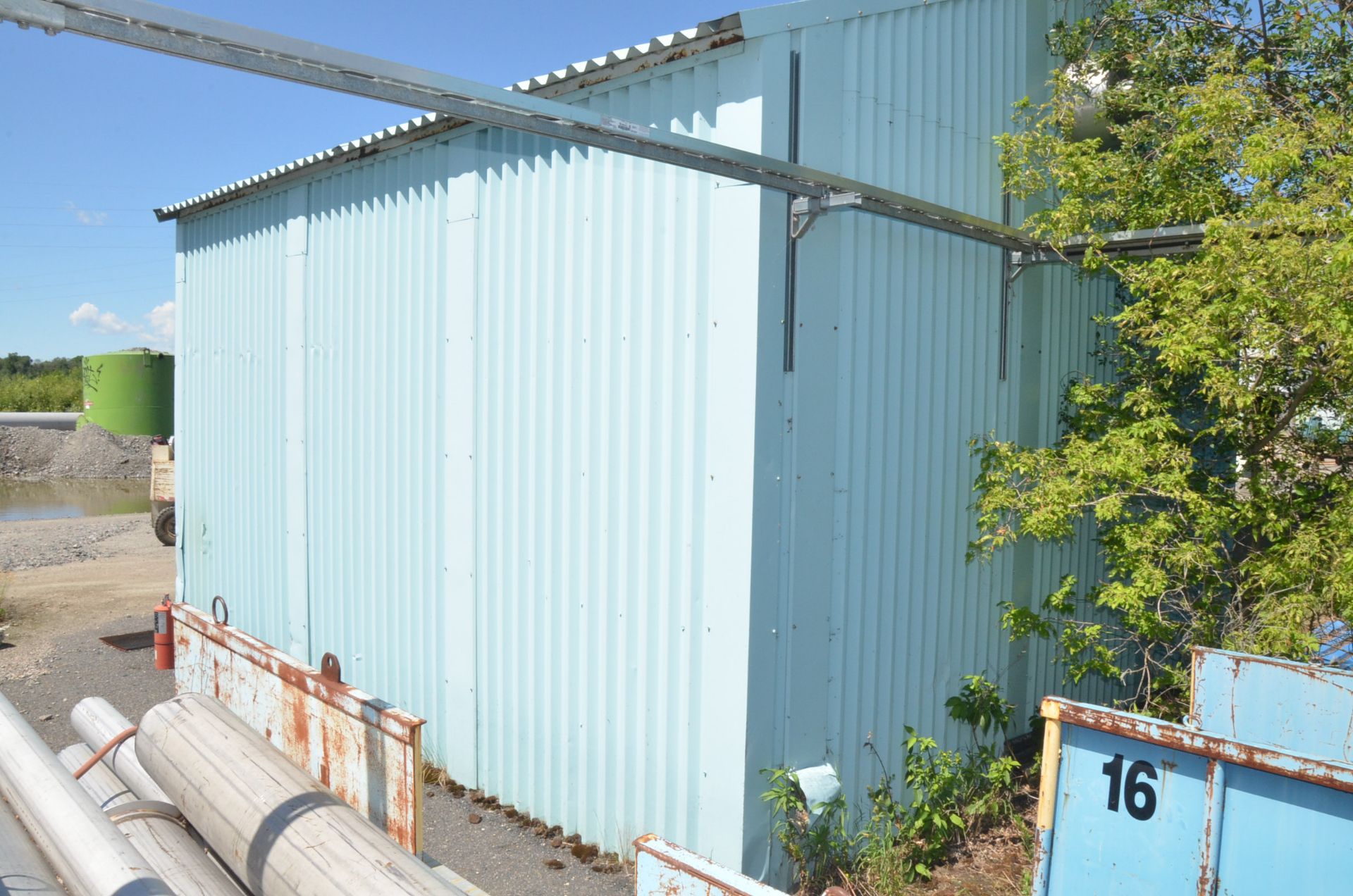 18'X18' MODULAR ALL BOLTED CONSTRUCTION STEEL SHED, S/N N/A [RIGGING FEES FOR LOT #1301 - $TBD USD - Image 2 of 5