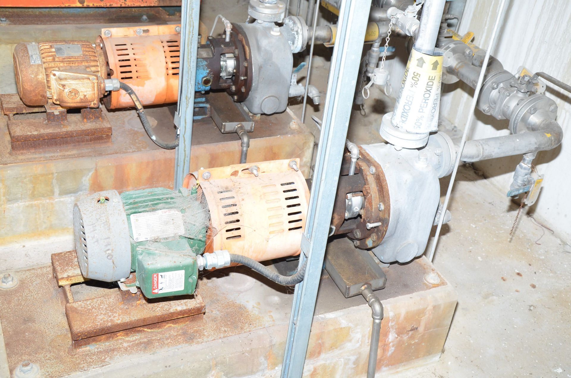 LOT/ CONTENTS OF HYDROGEN PEROXIDE UNLOADING STATION CONSISTING OF STAINLESS STEEL HOLDING TANK, (2) - Image 3 of 10