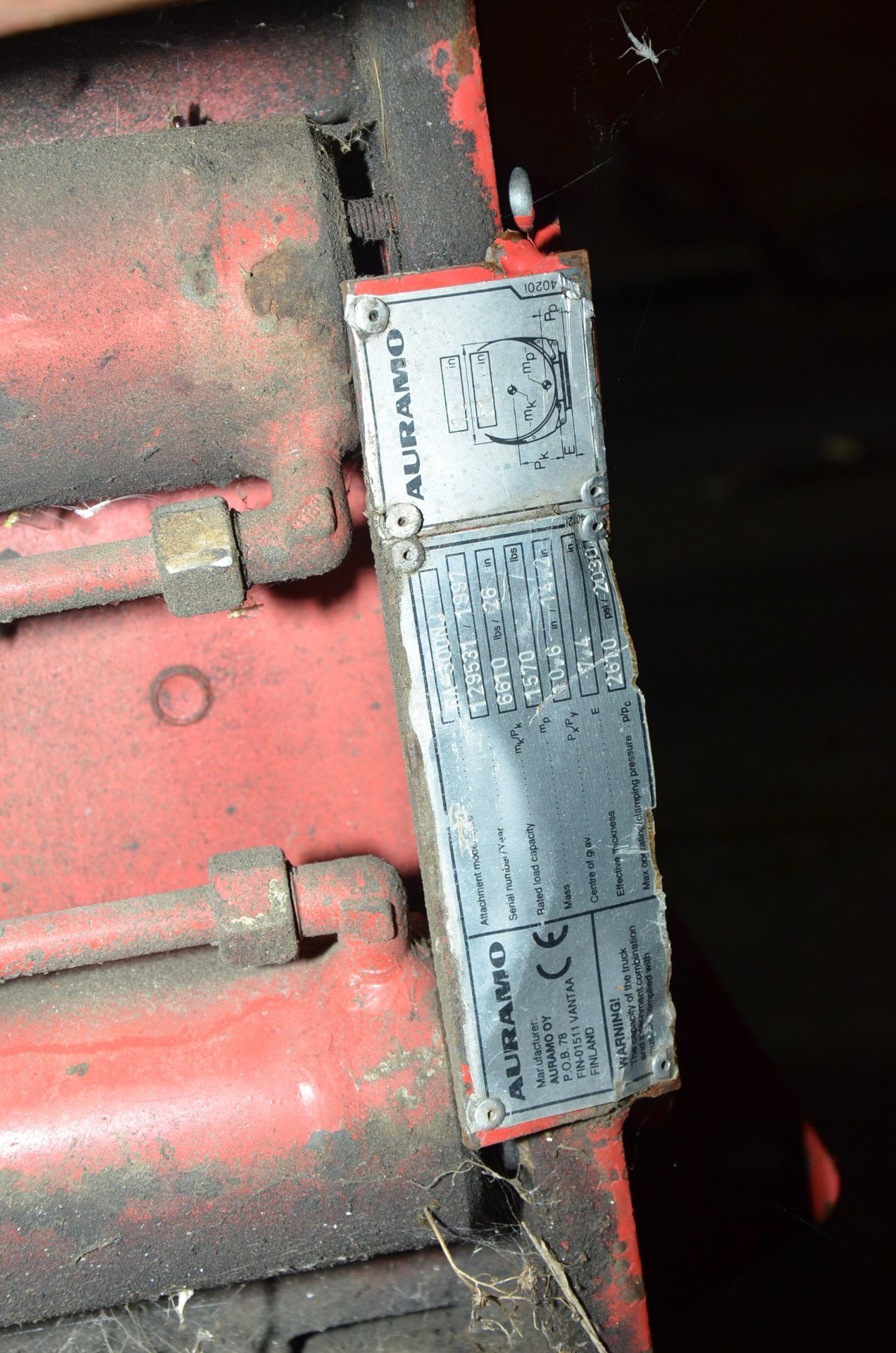 AURAMO HYDRAULIC ROLL CLAMP FORKLIFT ATTACHMENT, S/N 129531 [RIGGING FEES FOR LOT #1255 - $85 USD - Image 4 of 4