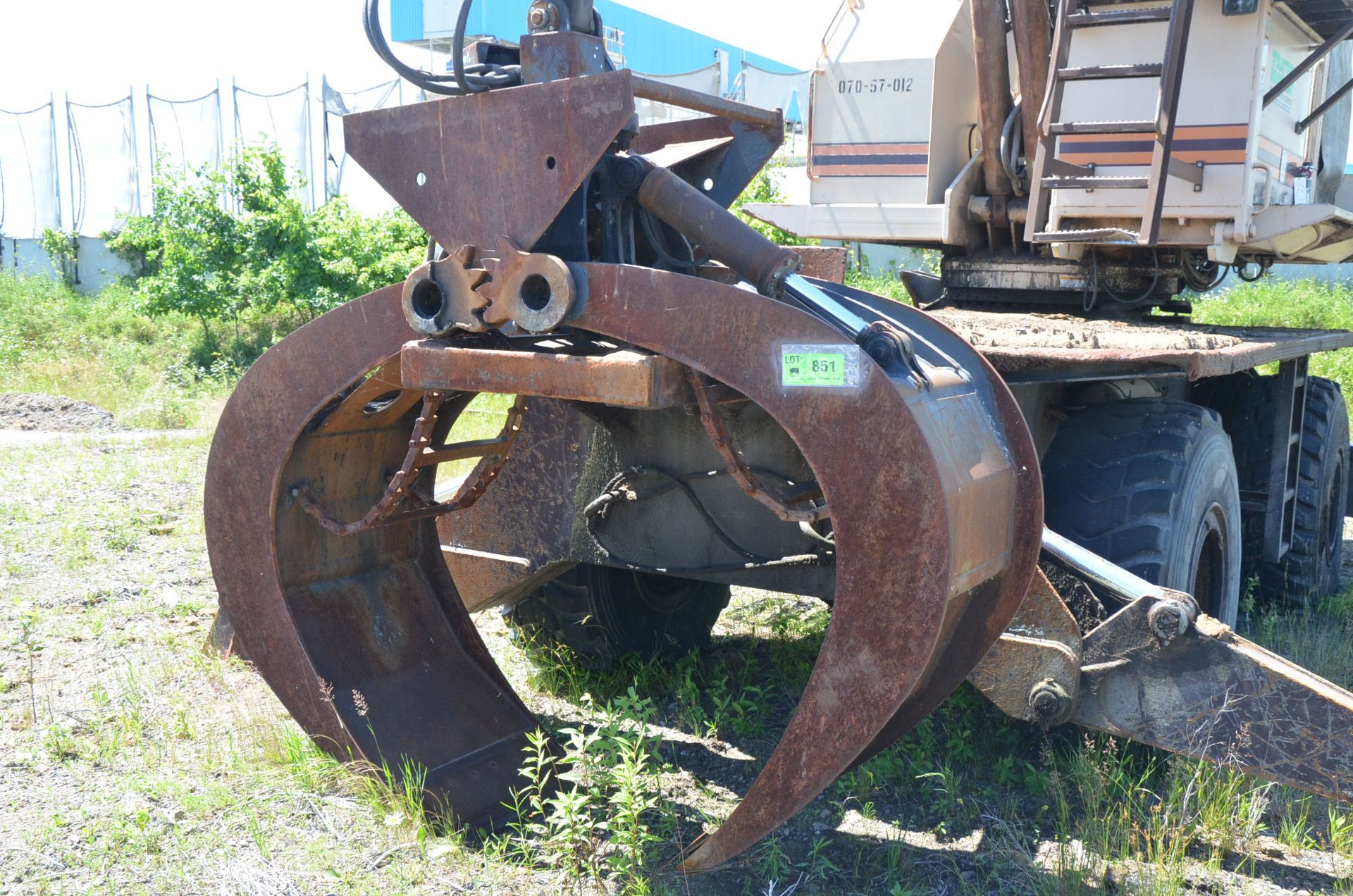 BARKO 475B HRT ROUGH TERRAIN HYDROSTATIC WHEELED GRAPPLE LOADER WITH 40' BOOM, CUMMINS DIESEL - Image 2 of 13