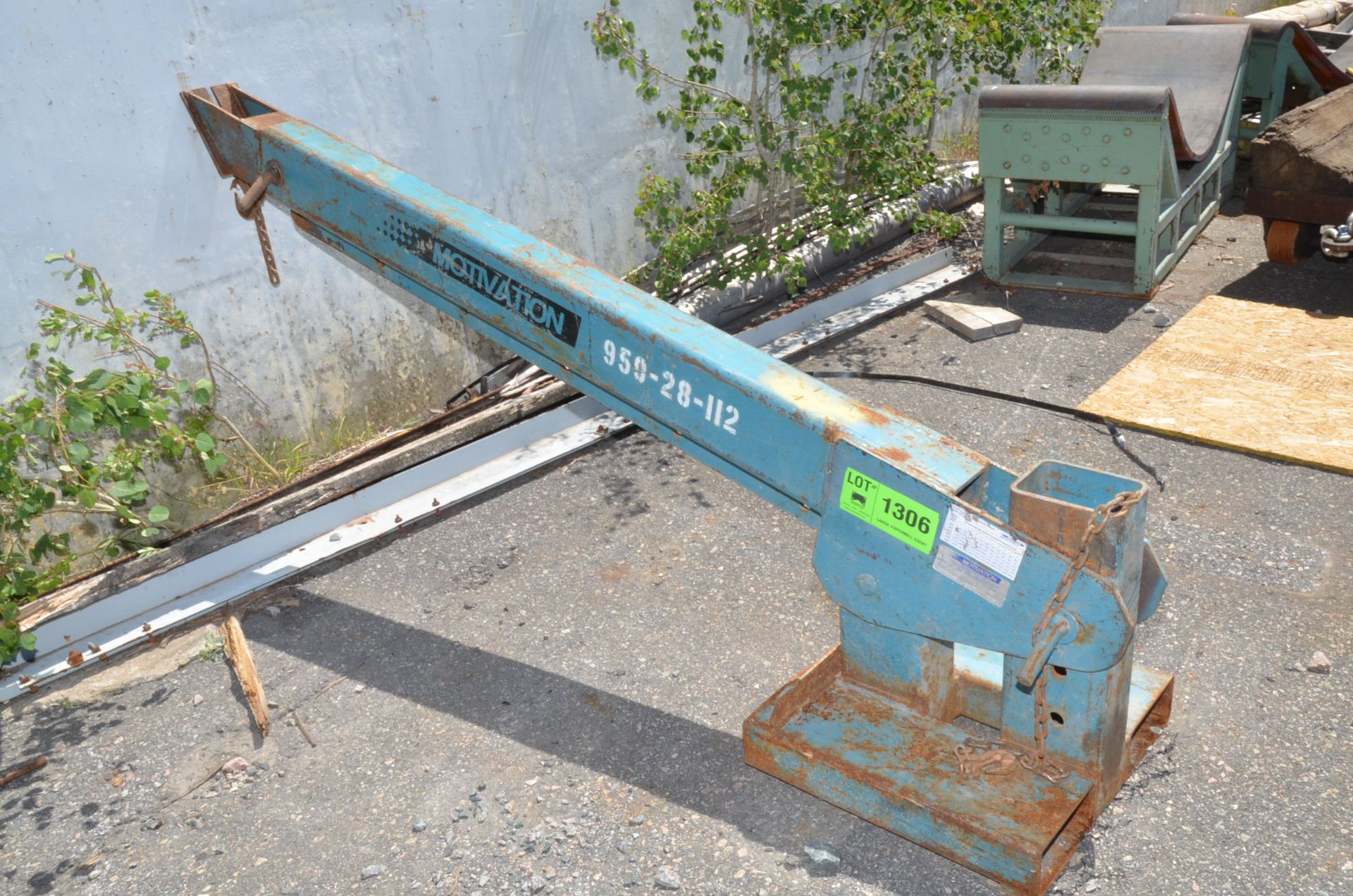 MOTIVATION LCH5 FORKLIFT BOOM ATTACHMENT, S/N N/A [RIGGING FEES FOR LOT #1306 - $60 USD PLUS