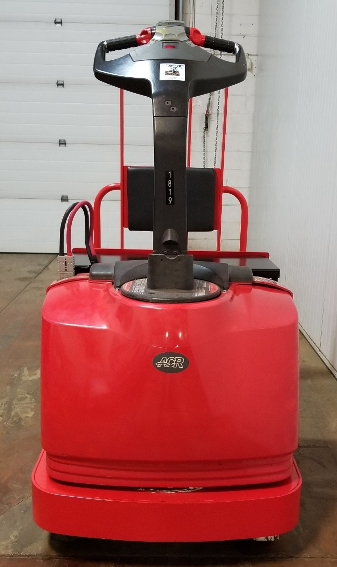 RAYMOND (2012) 8500 24V ELECTRIC RIDE-ON PALLET JACK WITH 6000 LB. CAPACITY, 4047 DRIVE HOURS ( - Image 2 of 3