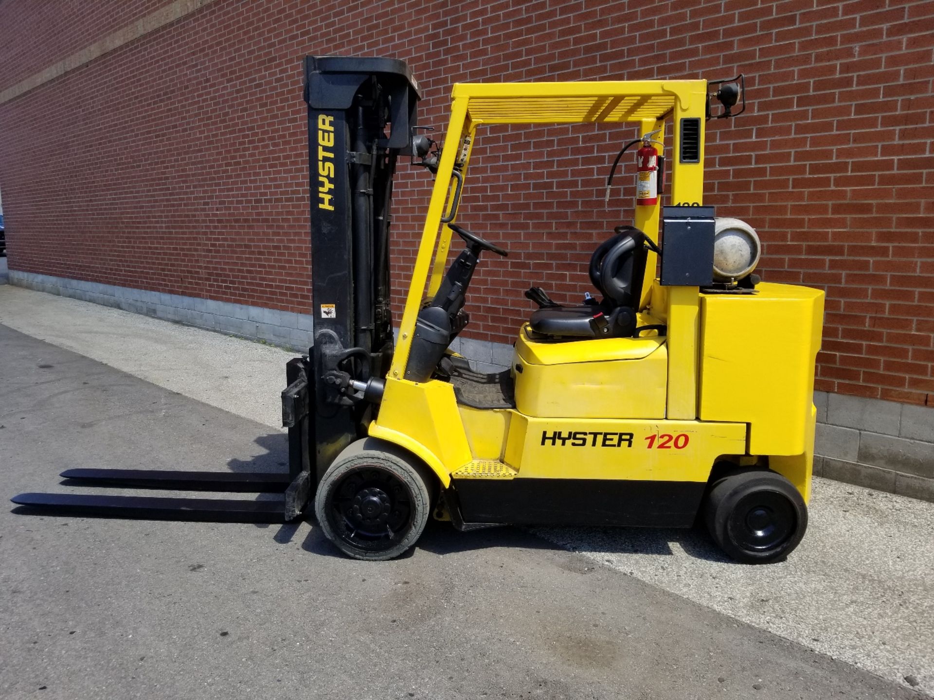 HYSTER (2005) S120XMS LPG FORKLIFT WITH 10,700 LB. CAPACITY, 185" MAX. VERTICAL LIFT, SIDE SHIFT,