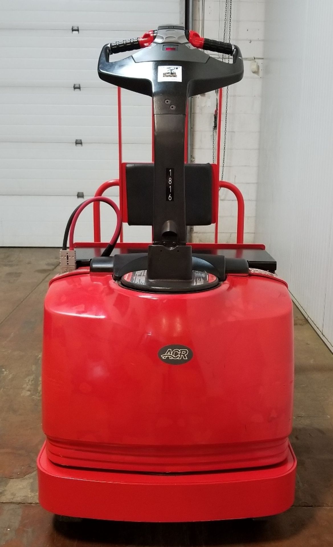 RAYMOND (2012) 8500 24V ELECTRIC RIDE-ON PALLET JACK WITH 6000 LB. CAPACITY, 4438 DRIVE HOURS ( - Image 2 of 3