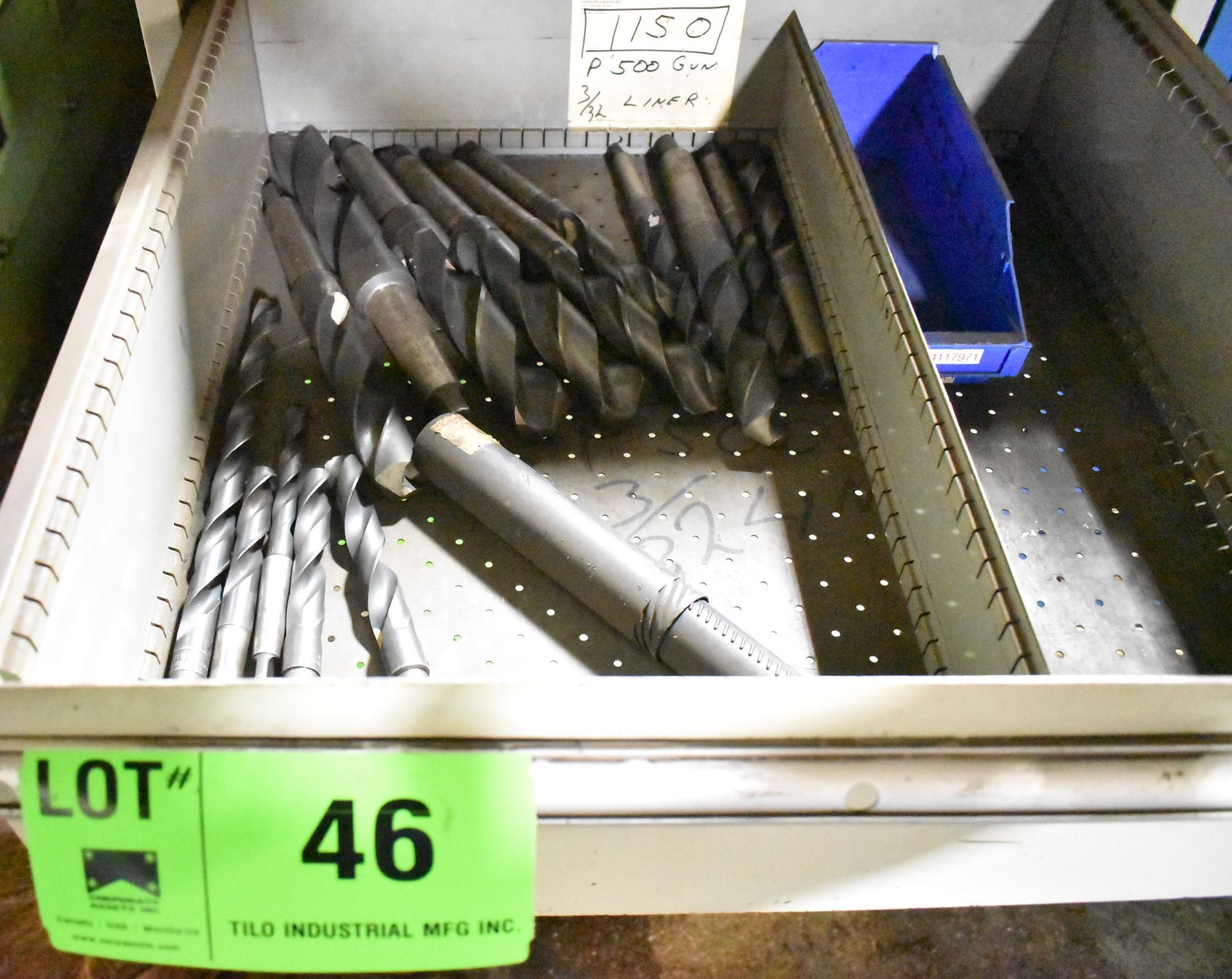 LOT/ CONTENTS OF DRAWER - TAPER SHANK DRILLS