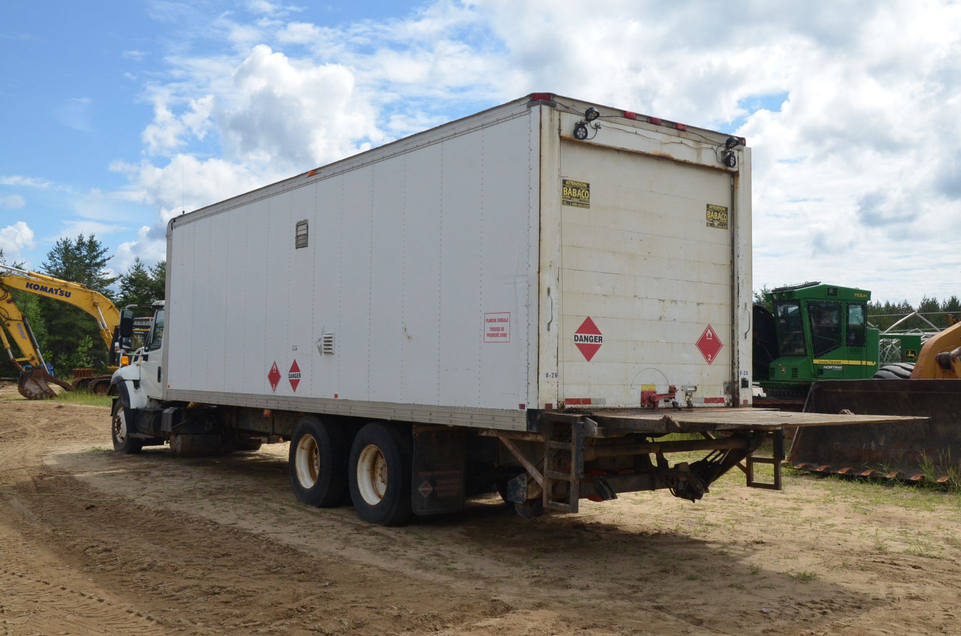 INTERNATIONAL (2008) 7400SBA 6X4 TANDEM AXLE CUBE TRUCK WITH MAXFORCE 466 DT 7.6LITER TURBO DIESEL - Image 4 of 18