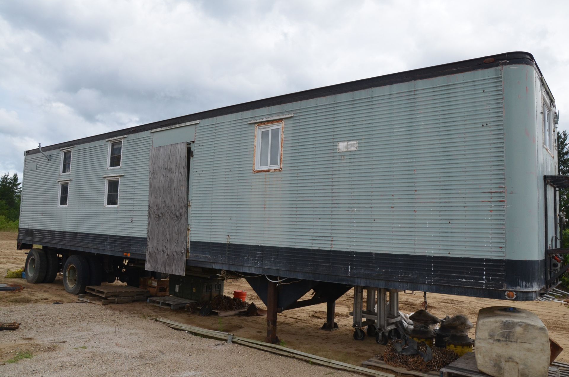 TRAILMOBILE TANDEM AXLE MOBILE WORKSHOP TRAILER, S/N VIN N/A (YARD TRAILER - NOT PLATED) - Image 4 of 6