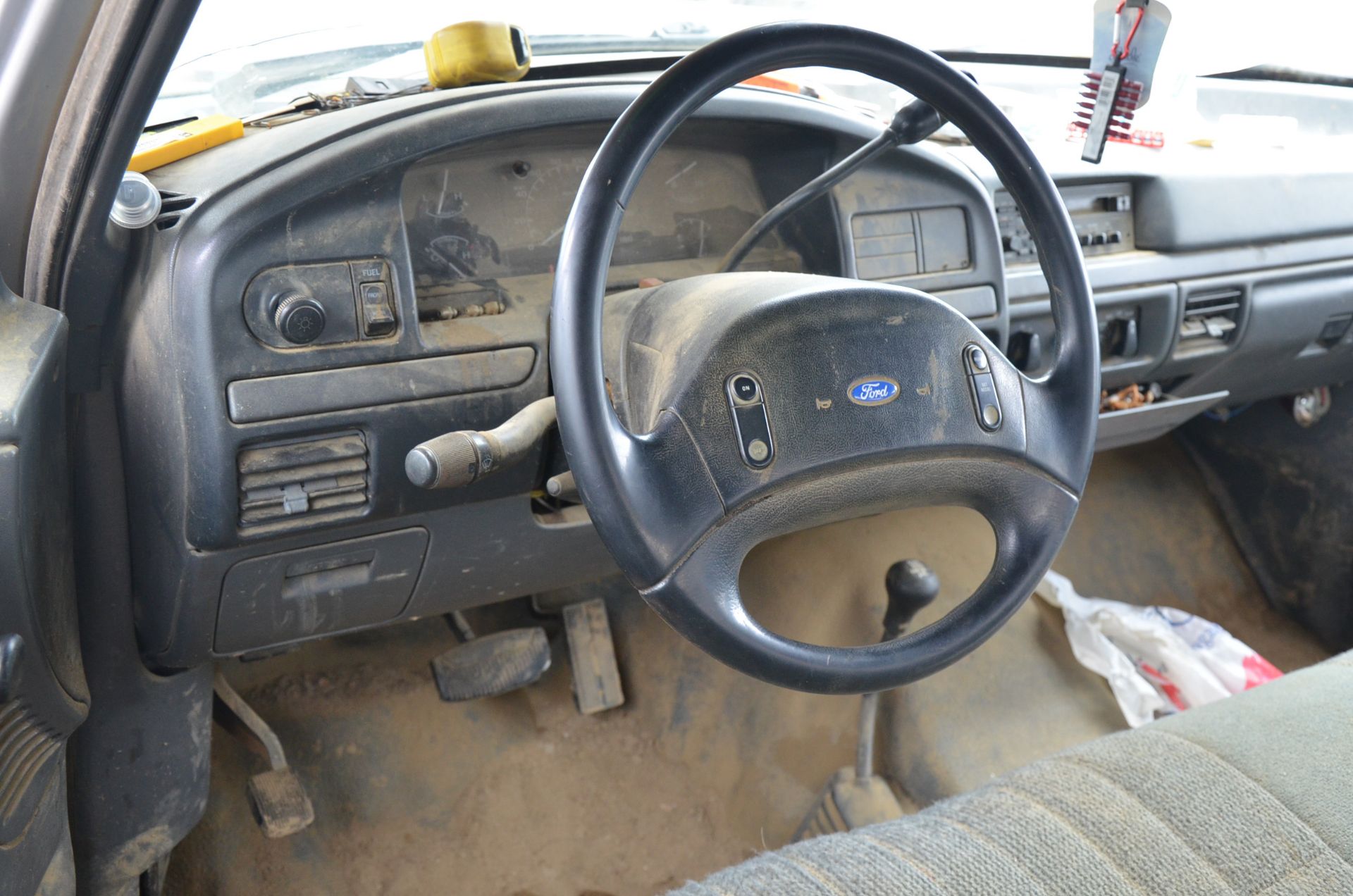 FORD (1993) F150XL PICKUP TRUCK WITH ROOFTOP WORK PLATFORM, S/N VIN 1FTEX14N8PKB08863 (OFF ROAD ONLY - Image 3 of 4