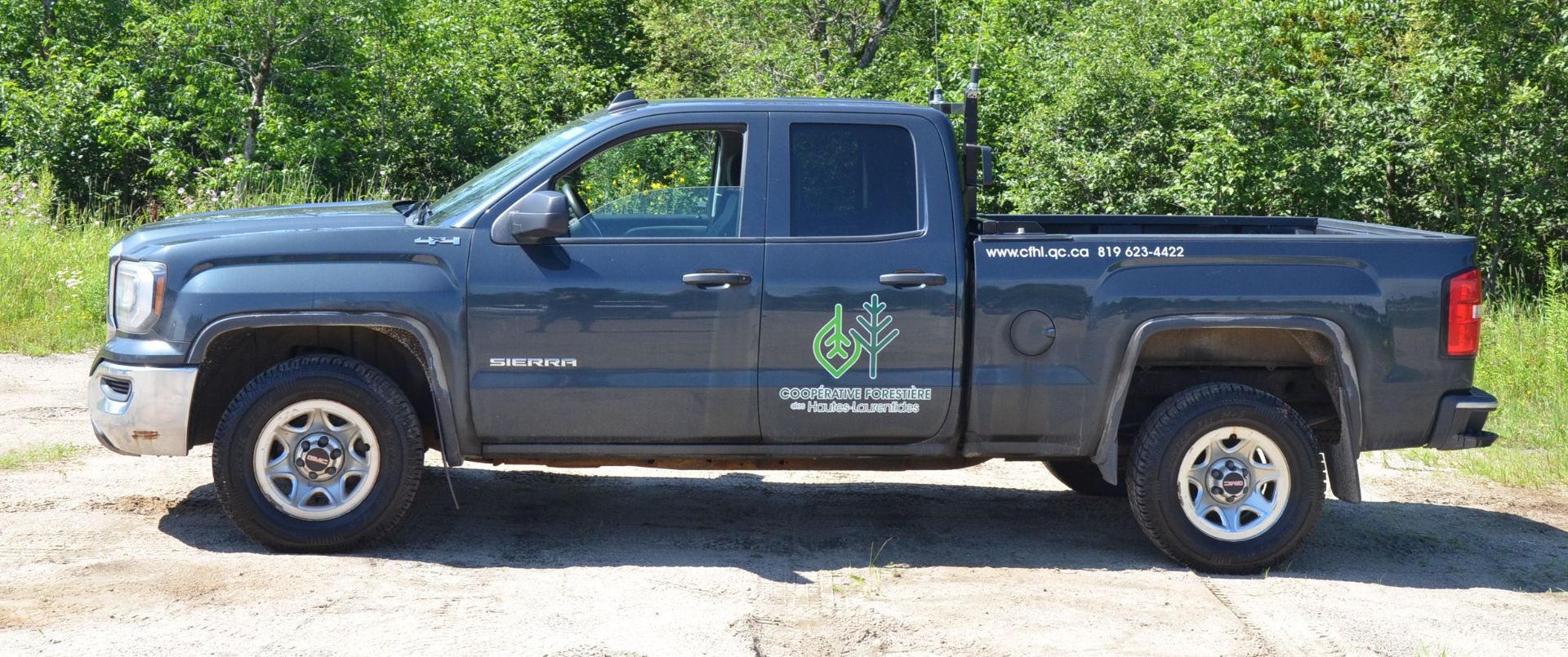 GMC (2017) SIERRA 1500 EXTENDED CAB FOUR DOOR PICKUP TRUCK WITH 5.3LITER V8 GAS ENGINE, AUTO - Image 2 of 16