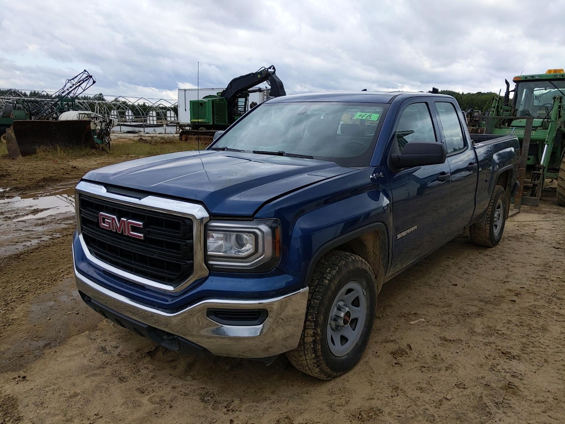 GMC (2017) SIERRA 1500 EXTENDED CAB FOUR DOOR PICKUP TRUCK WITH 4.3LITER V8 GAS ENGINE, AUTO