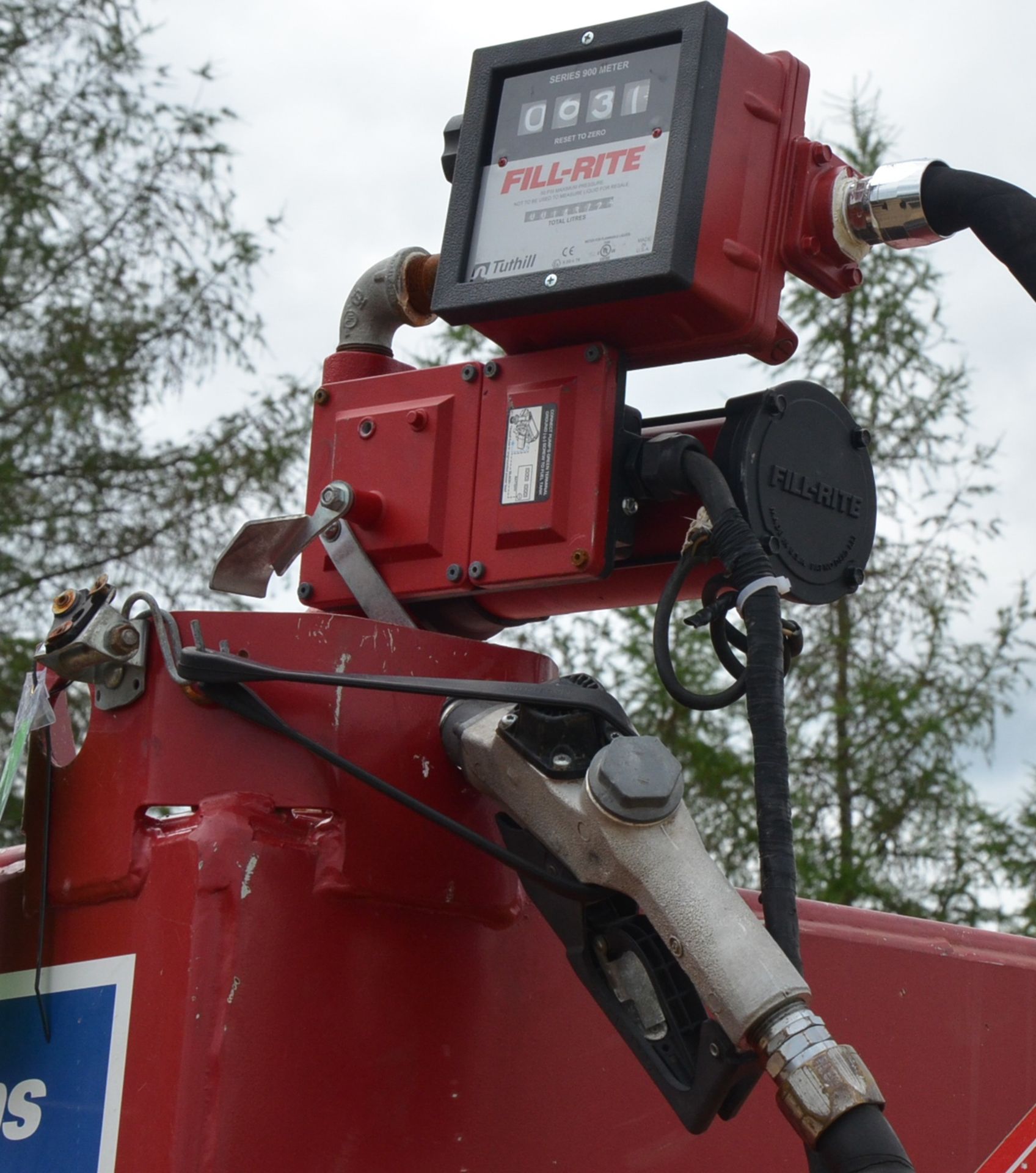 DESJARDINS INDUSTRIES 5,000LITER CAPACITY FUEL TANK WITH METERED DISPENSING PUMP WITH HOSE AND - Image 3 of 5