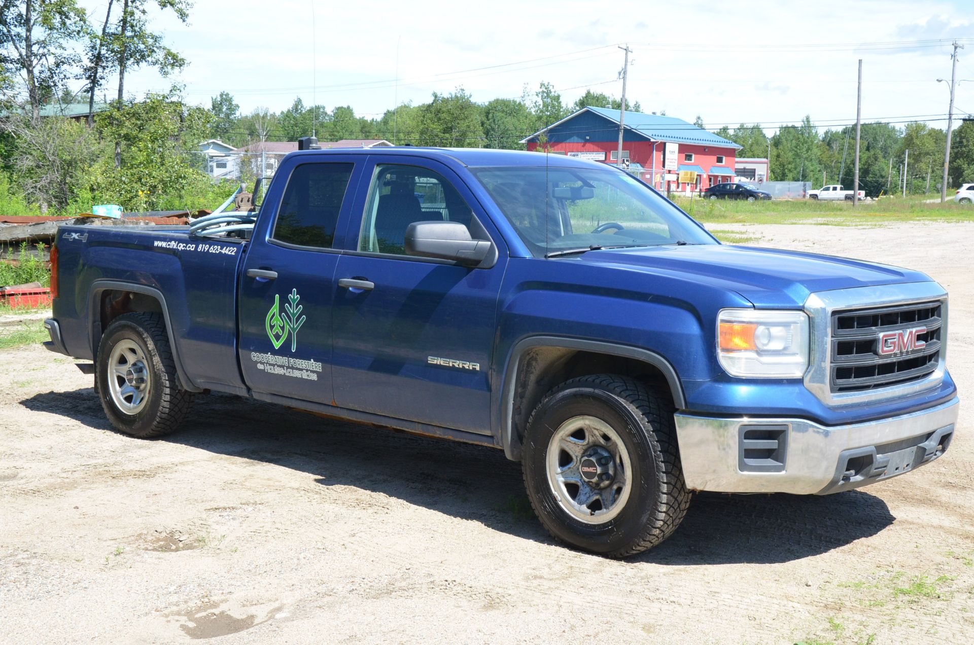 GMC (2015) SIERRA 1500 SLE EXTENDED CAB FOUR DOOR PICKUP TRUCK WITH 5.3LITER V8 GAS ENGINE, AUTO - Image 5 of 15