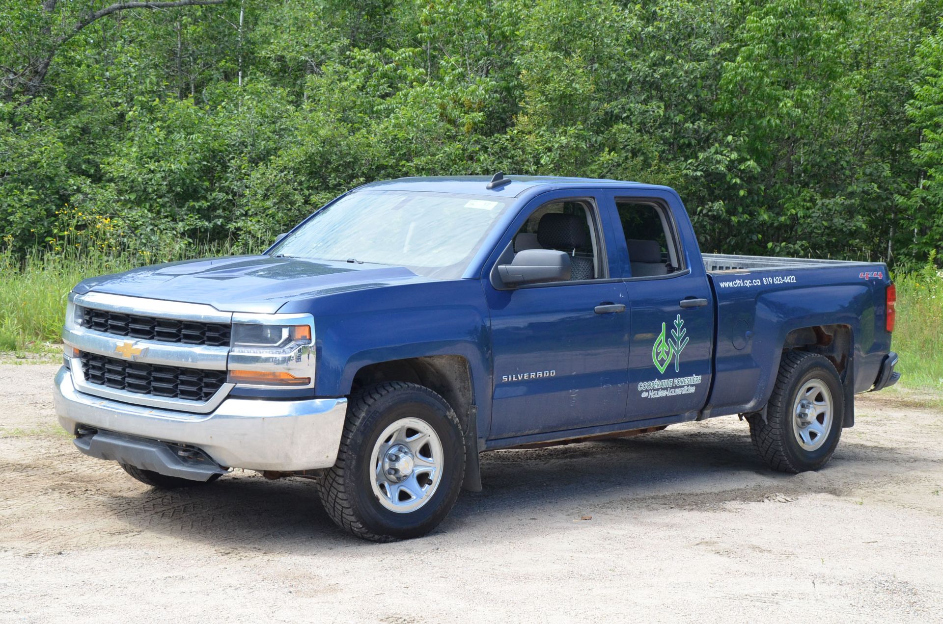 CHEVROLET (2017) SILVERADO 1500 LS EXTENDED CAB FOUR DOOR PICKUP TRUCK WITH 5.3LITER V8 GAS