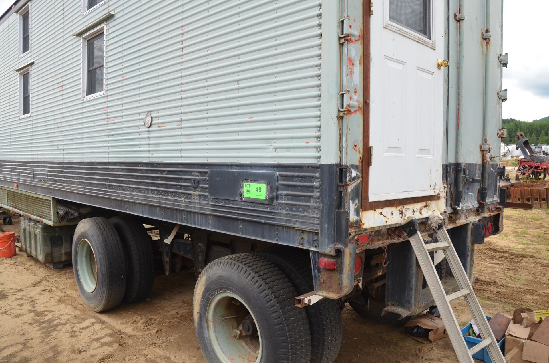 TRAILMOBILE TANDEM AXLE MOBILE WORKSHOP TRAILER, S/N VIN N/A (YARD TRAILER - NOT PLATED) - Image 2 of 6