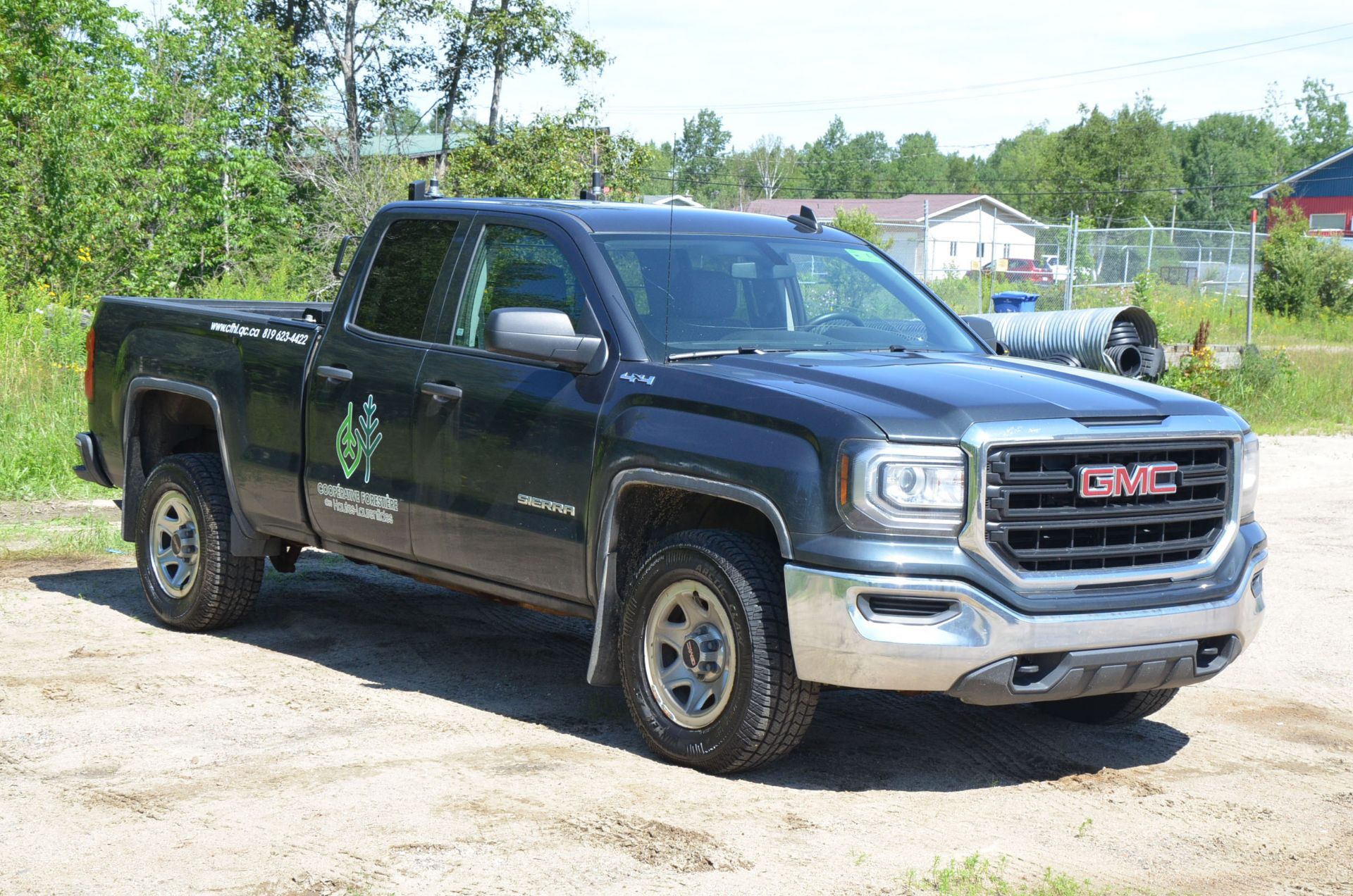 GMC (2017) SIERRA 1500 EXTENDED CAB FOUR DOOR PICKUP TRUCK WITH 5.3LITER V8 GAS ENGINE, AUTO - Image 6 of 16