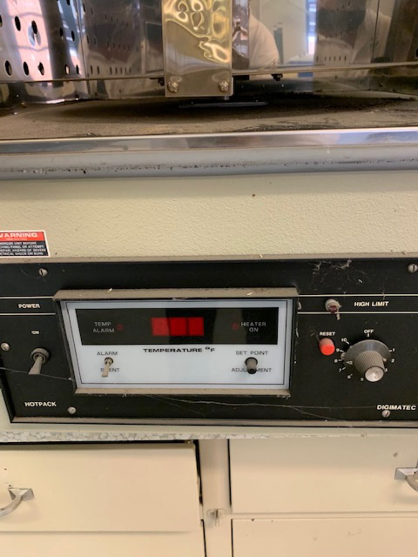 HOTPACK MODEL 2130224-5 ELECTRIC OVEN WITH ROTATING TRAY, S/N: 72036 [RIGGING FEES FOR LOT #44 - $75 - Image 3 of 3