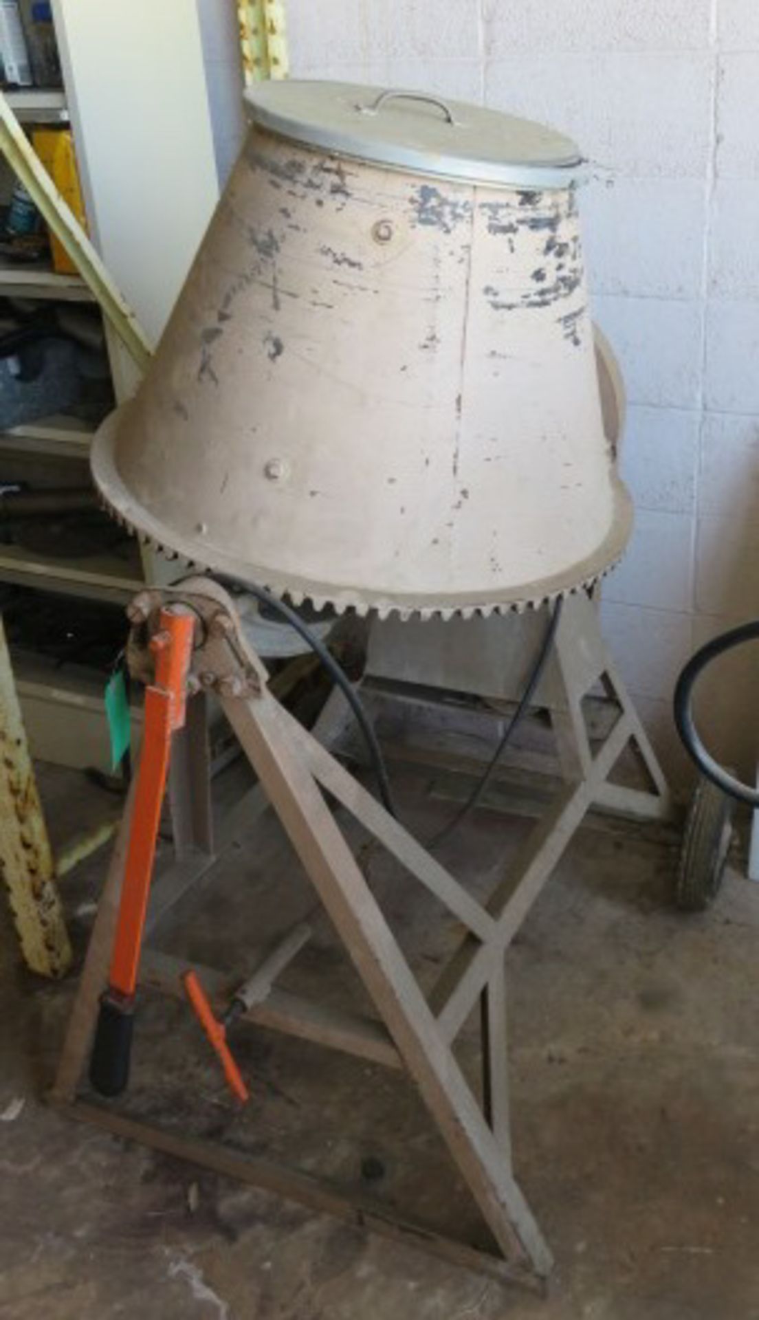 SEARS & ROEBUCK CEMENT MIXER [RIGGING FEES FOR LOT #1 - $50 USD PLUS APPLICABLE TAXES]