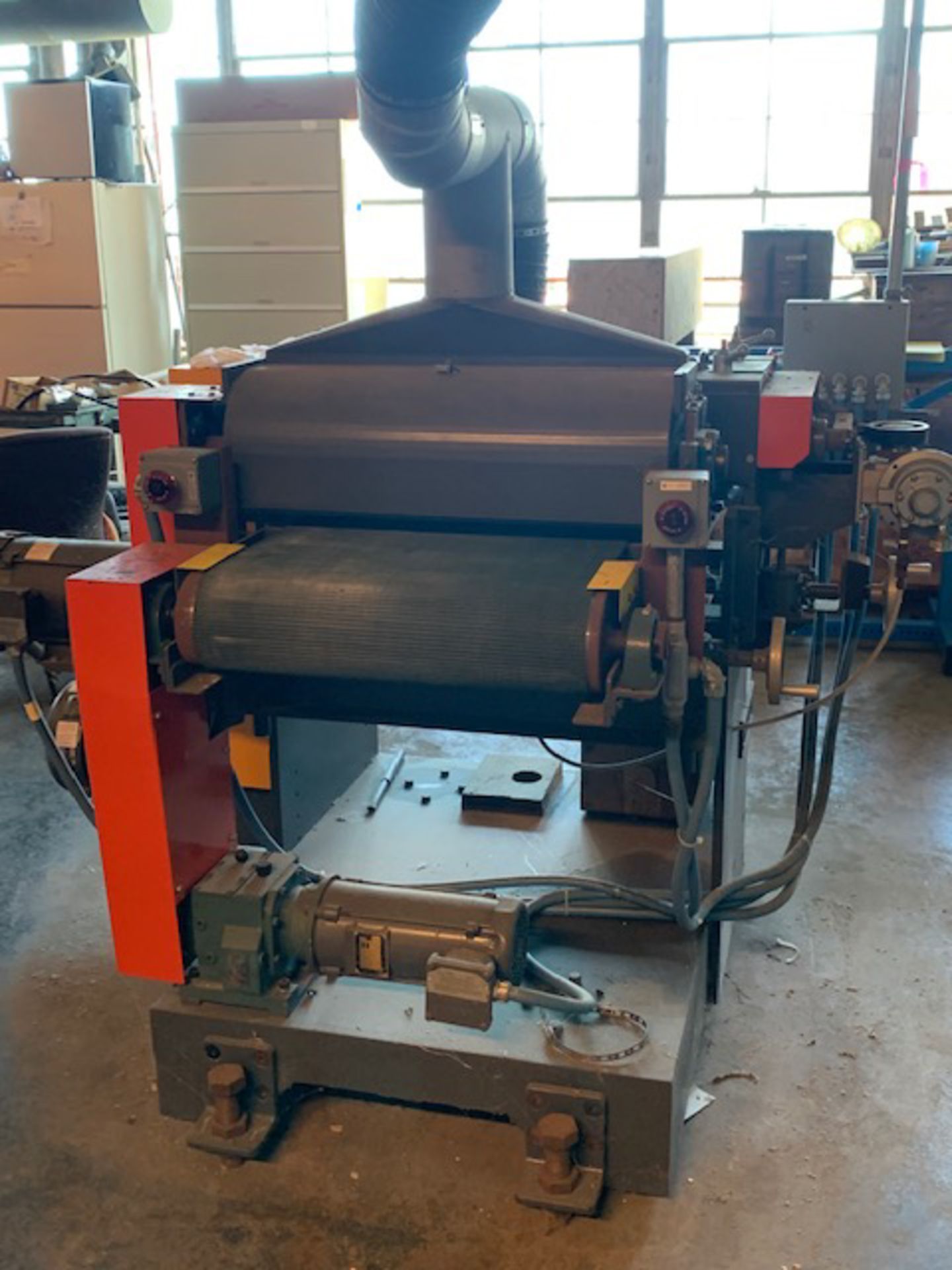 DUBOIS MACHINE CO SB-24 PANEL SANDER WITH APPROX. 24" CAPACITY, S/N: 4003 (CI) [RIGGING FEES FOR LOT - Image 2 of 6