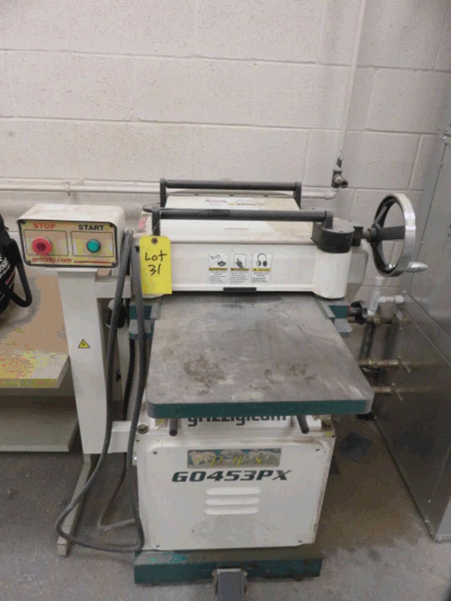 GRIZZLY (2012) G0453PX PLANER WITH 3 HP, S/N: GPX15-1148 (CI) [RIGGING FEES FOR LOT #31 - $250 USD