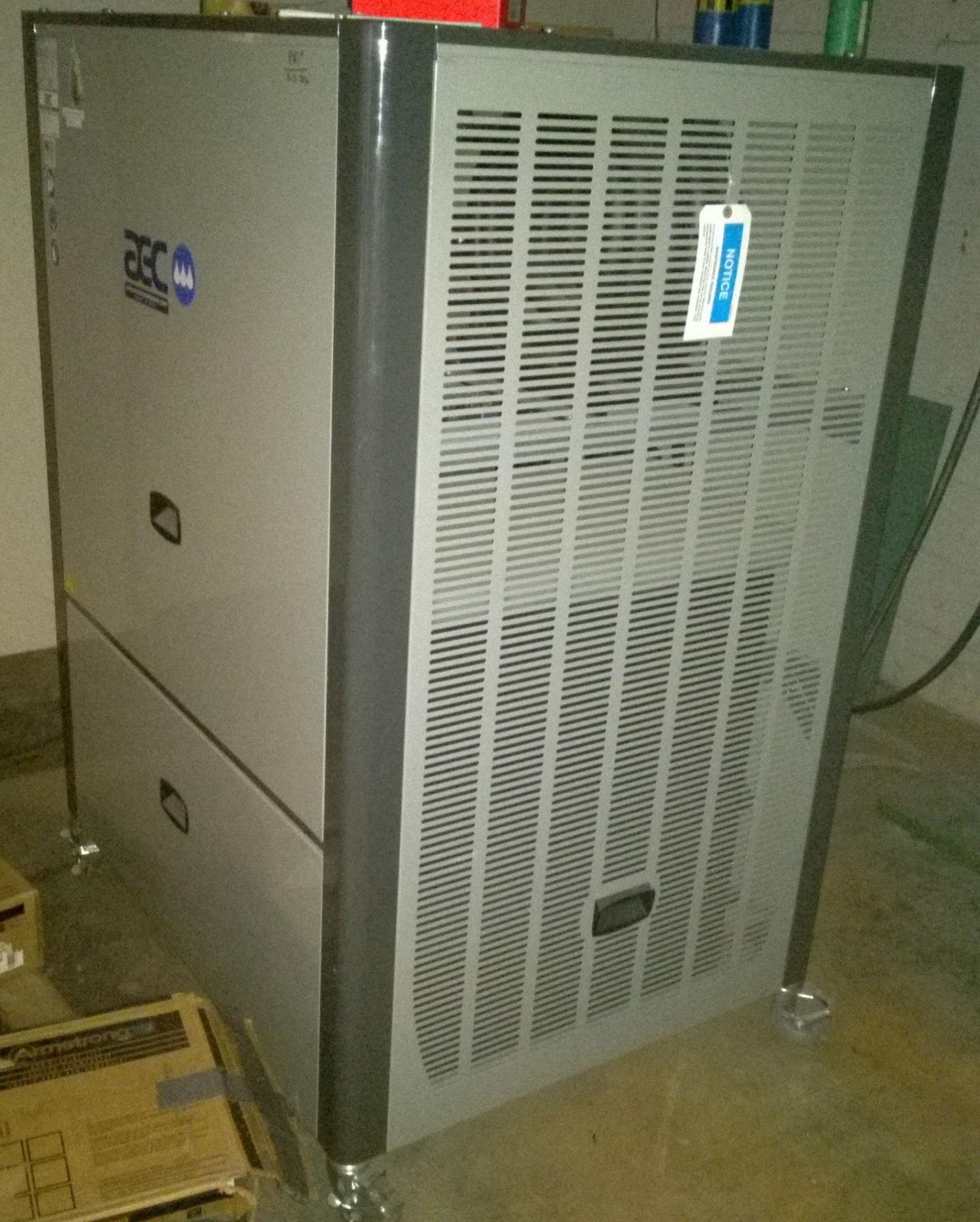 AEC (2015) GPWC-40 INDUSTRIAL CHILLER WITH 10 HP, S/N: 45D0082 (CI) [RIGGING FEES FOR LOT #134 - $ - Image 2 of 3