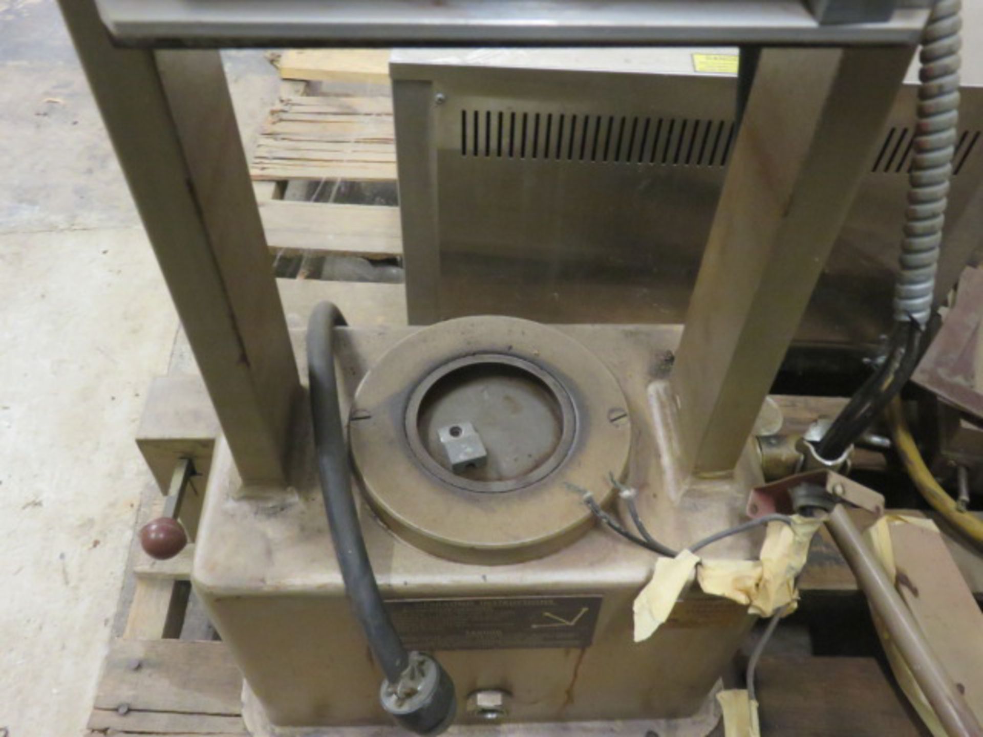 PASADENA MANUAL HEATED BENCH-TYPE HYDRAULIC PRESS, S/N: N/A [RIGGING FEES FOR LOT #20 - $50 USD PLUS - Image 3 of 4