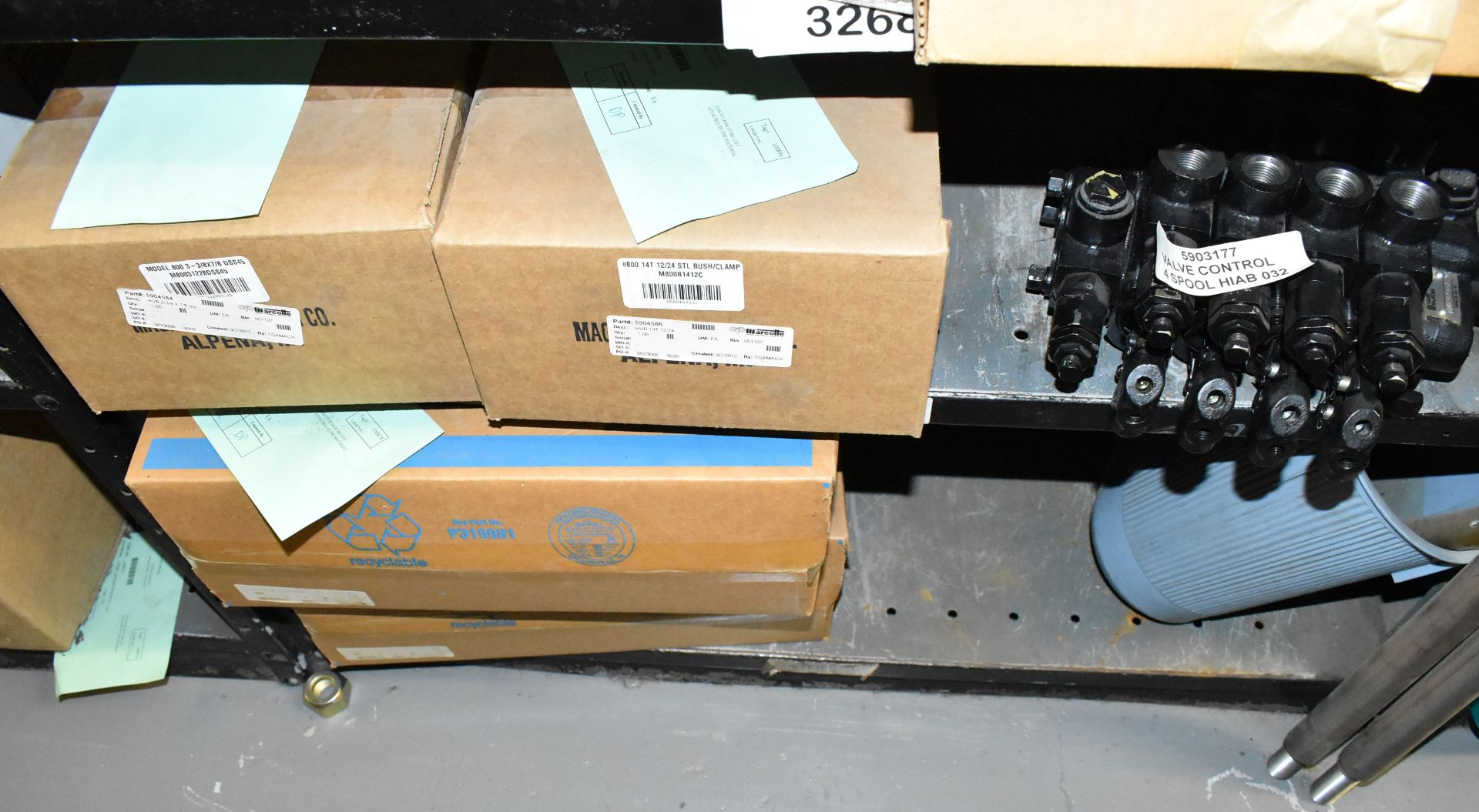LOT/ CONTENTS OF SHELVES - INCLUDING OIL FILTERS, BEARINGS, HYDRAULIC HIGH PRESSURE FILTERS, - Image 5 of 5