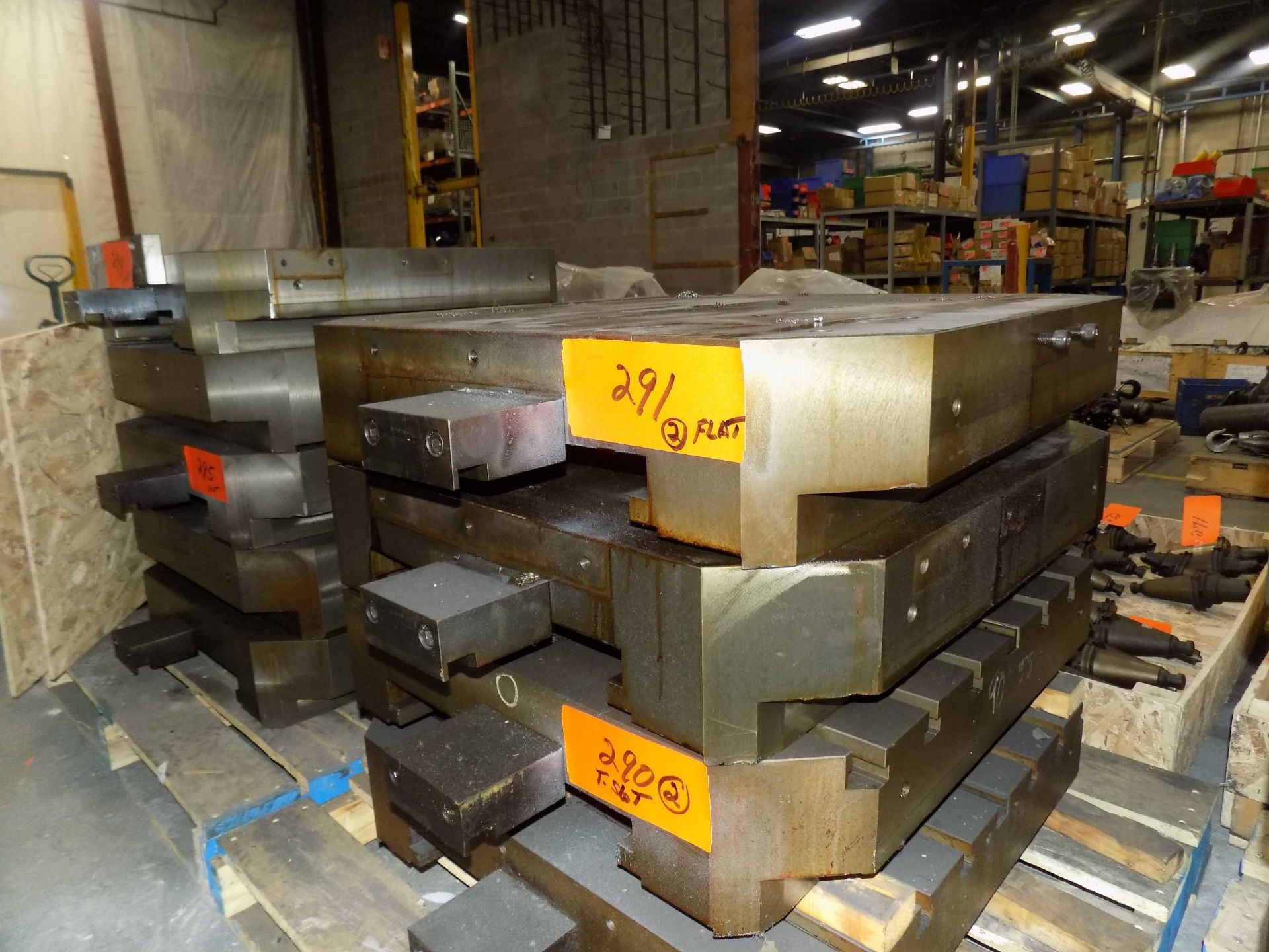 LOT/ (2) 25X25 PALLETS