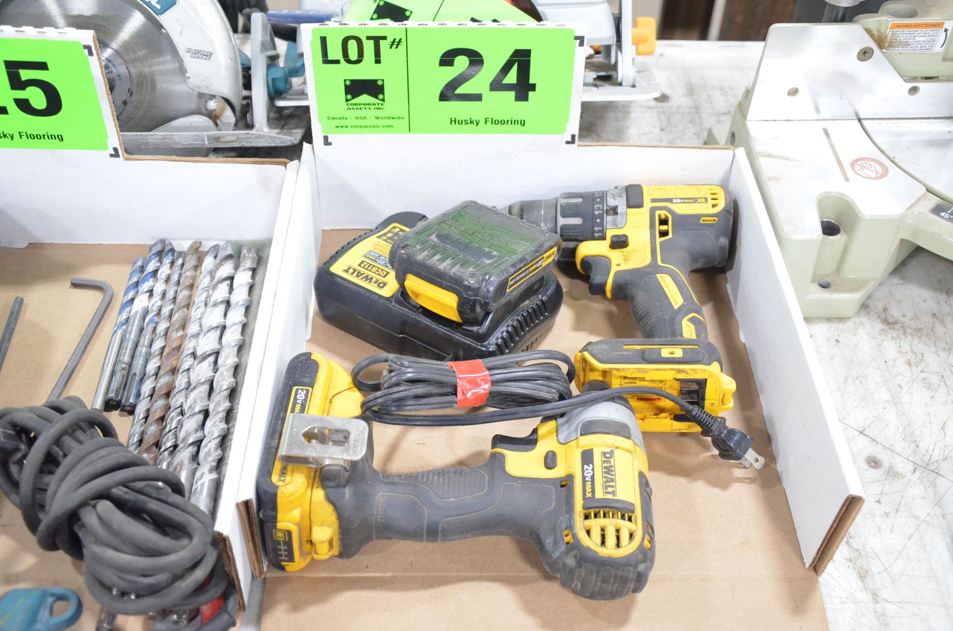 LOT/ DEWALT CORDLESS DRILL AND DRIVER