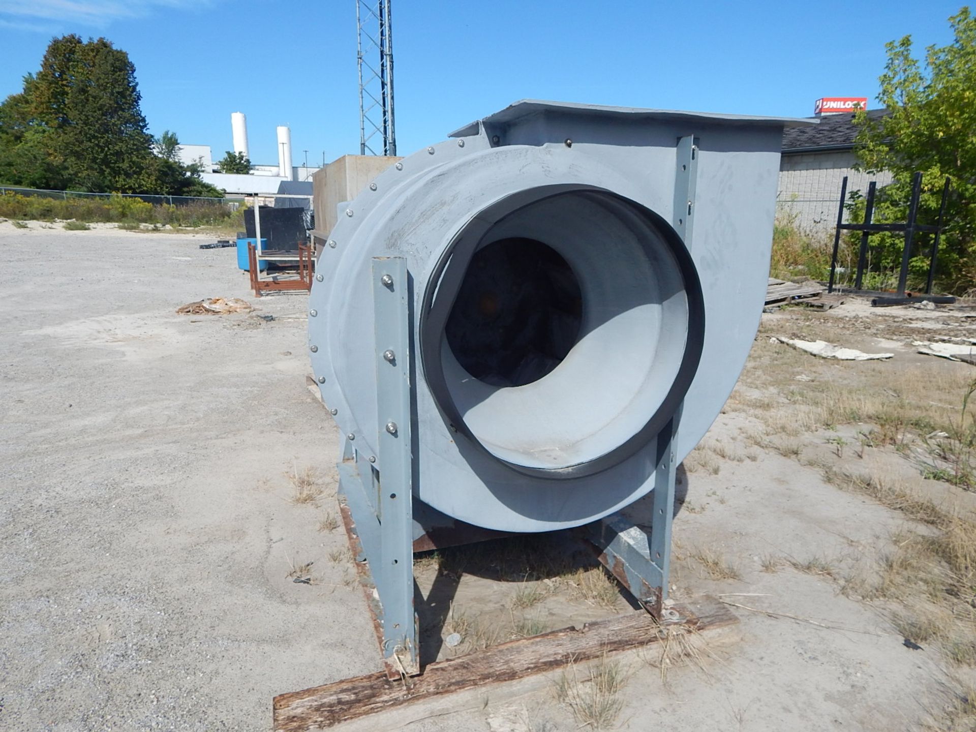 PLASTICAIR 30GIF BLOWER FAN WITH 16,000 CFM VOLUME, SPEEDS TO 1567 RPM, S/N: 2989 (LOCATED AT 144 - Image 2 of 4