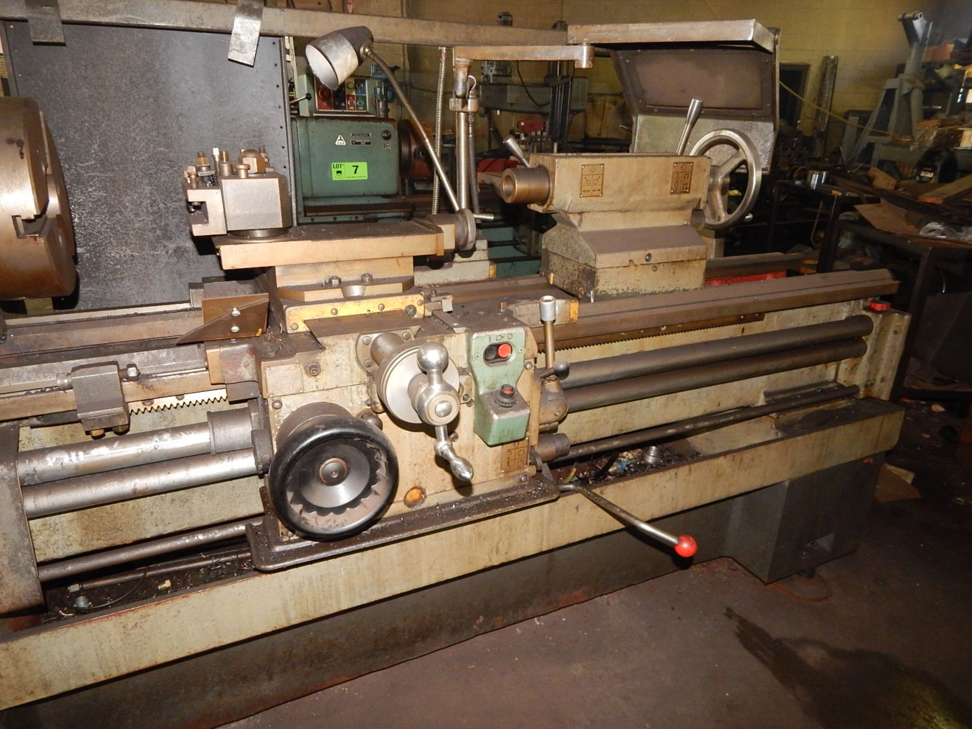 K&N 16K25 ENGINE LATHE WITH 22" SWING OVER BED, 64" BETWEEN CENTERS, 2.25" SPINDLE BORE, SPEEDS TO - Image 4 of 6