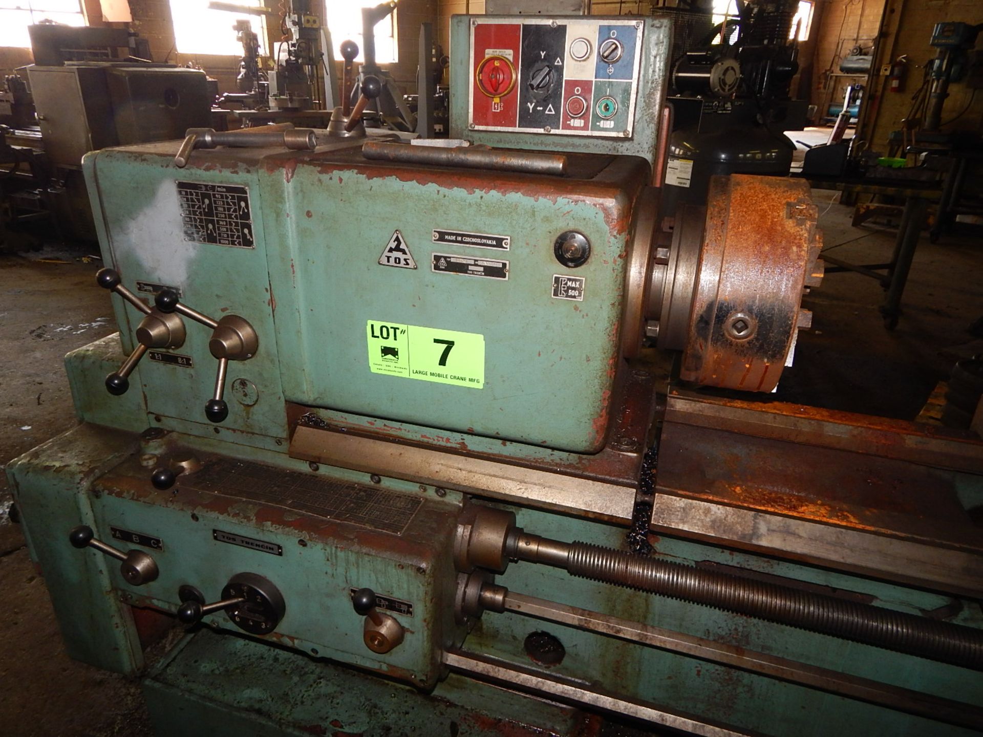 TOS SN55B ENGINE LATHE WITH 20" SWING OVER BED, 66" DISTANCE BETWEEN CENTERS, 3" SPINDLE BORE, - Image 3 of 5