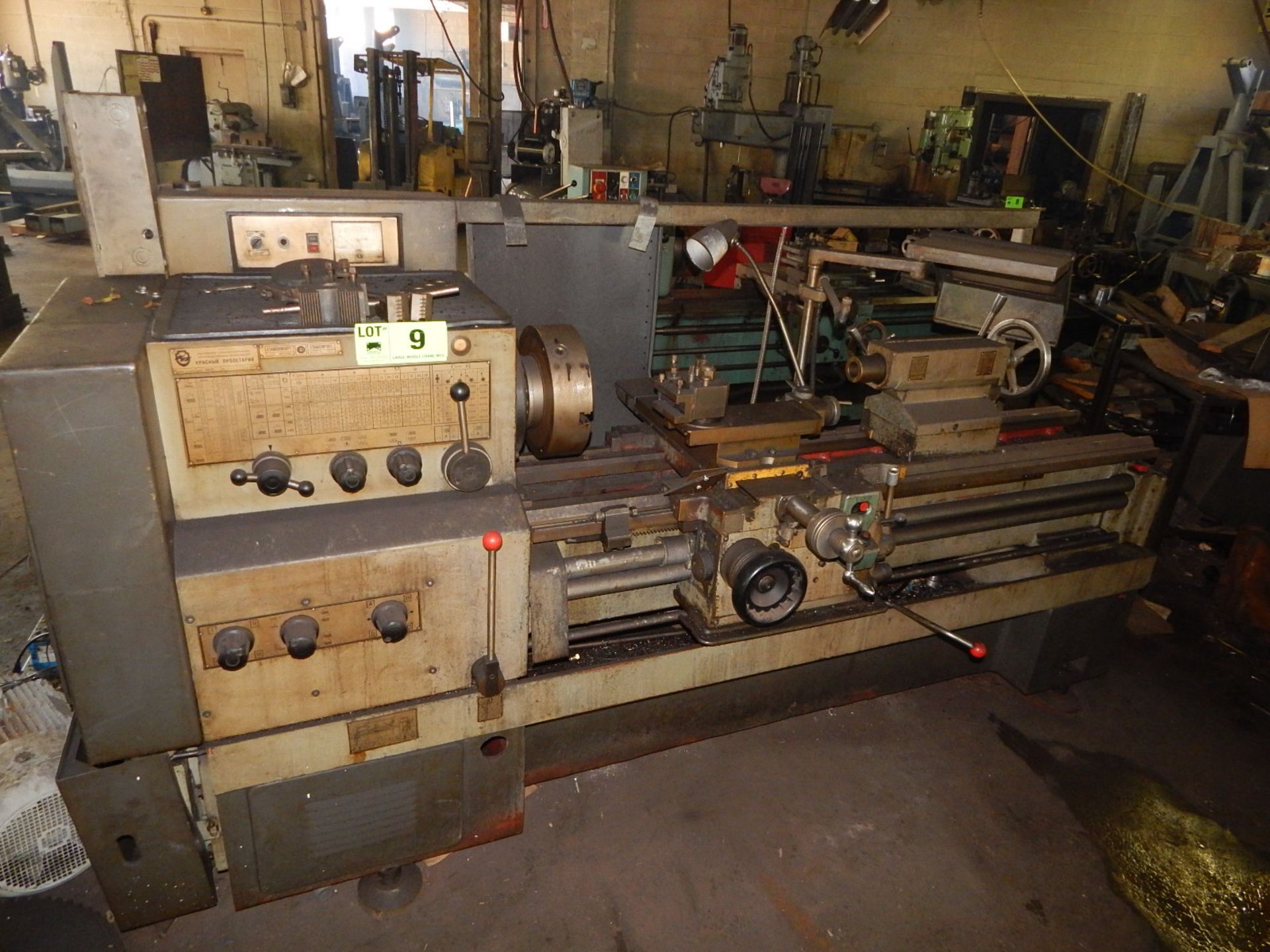 K&N 16K25 ENGINE LATHE WITH 22" SWING OVER BED, 64" BETWEEN CENTERS, 2.25" SPINDLE BORE, SPEEDS TO - Image 2 of 6