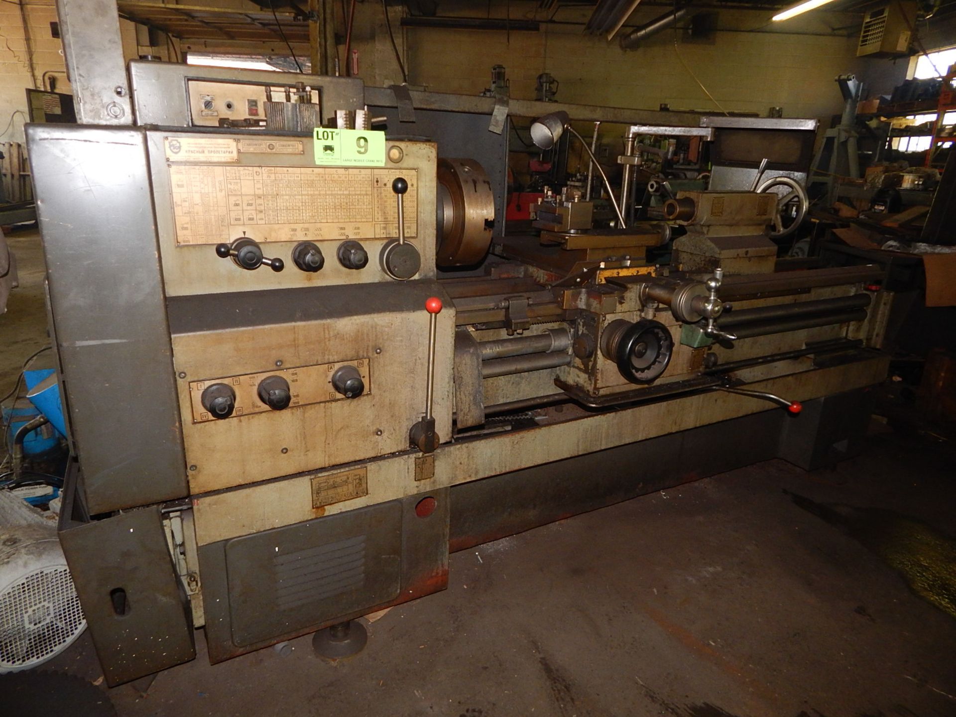 K&N 16K25 ENGINE LATHE WITH 22" SWING OVER BED, 64" BETWEEN CENTERS, 2.25" SPINDLE BORE, SPEEDS TO