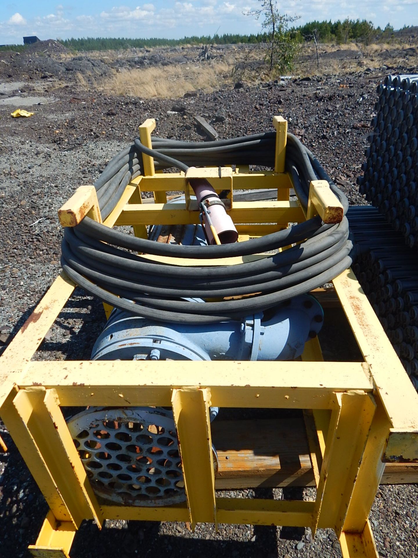 SUBMERSIBLE PUMP (CMD YARD) - Image 4 of 7