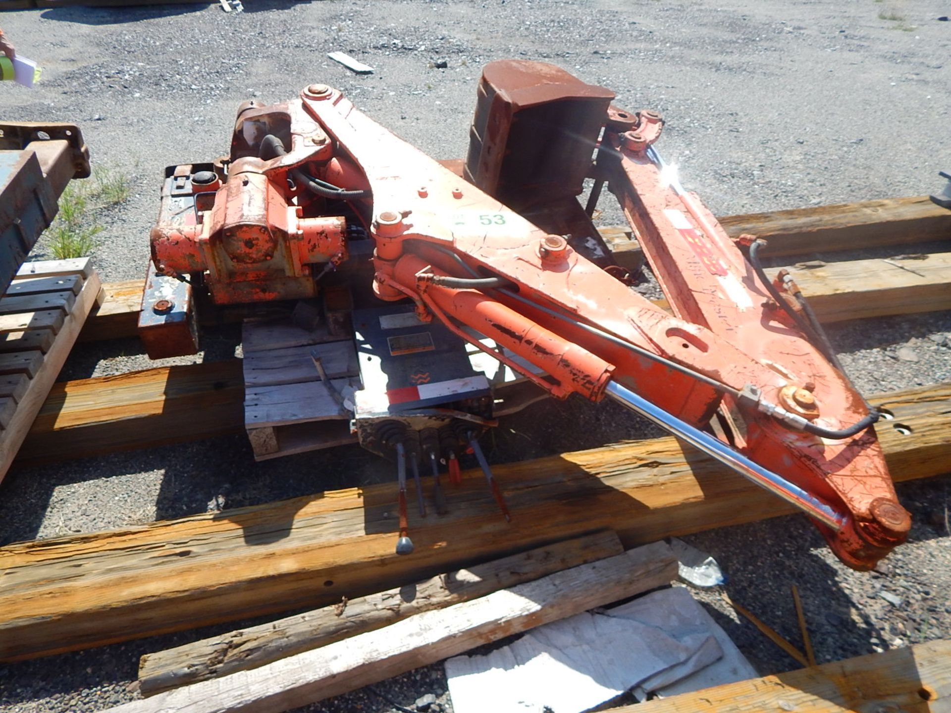 EXCAVATOR ATTACHMENT (CMD YARD) - Image 2 of 4